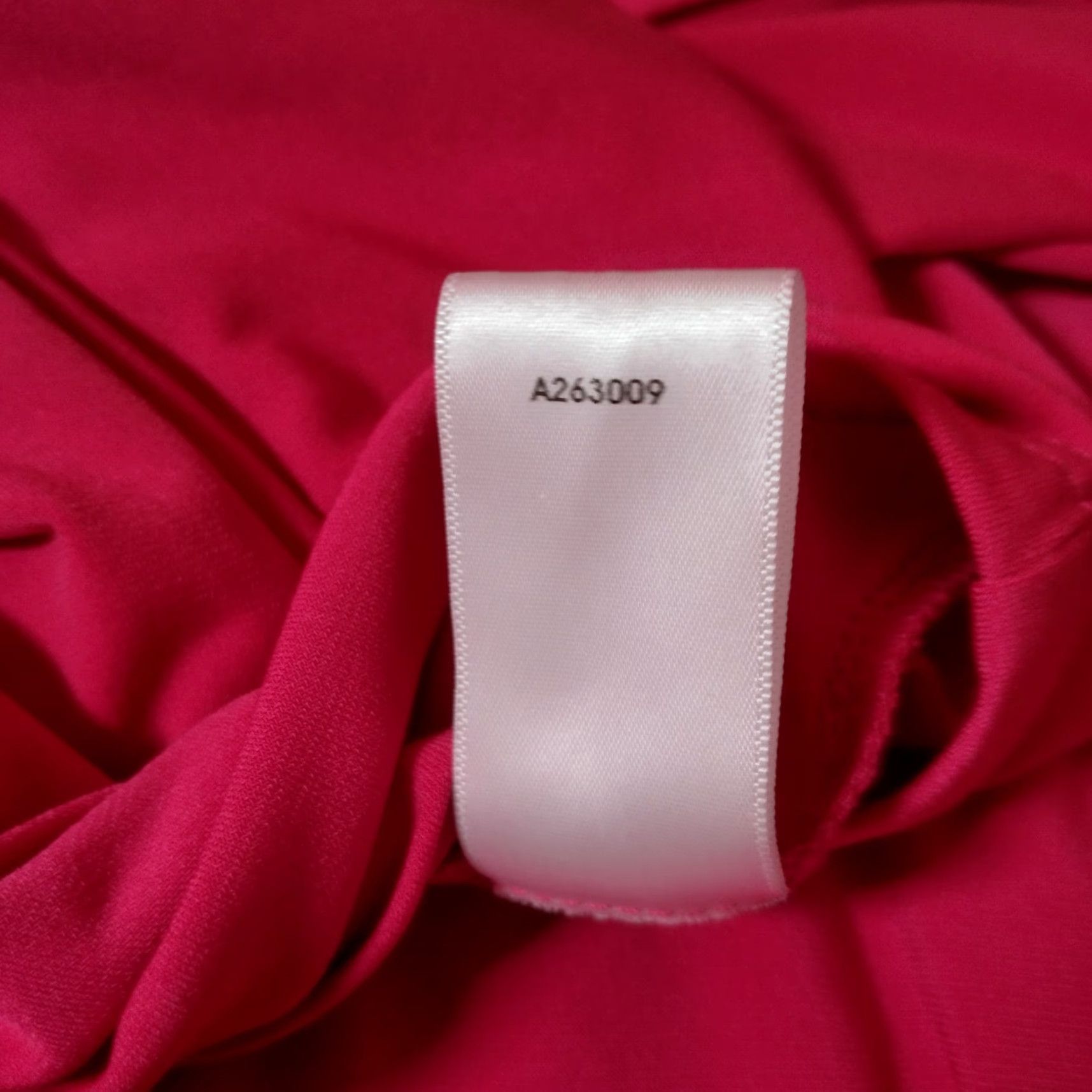 Vintage Susan Graver Shirt Small Hot Pink Liquid Knit Asymmetrical Hem 3/4 Slv Tunic Women Regular Pink Modern Classic Casual Party/Cocktail Shirt Womens Size S / US 4 / IT 40 - 6 Thumbnail