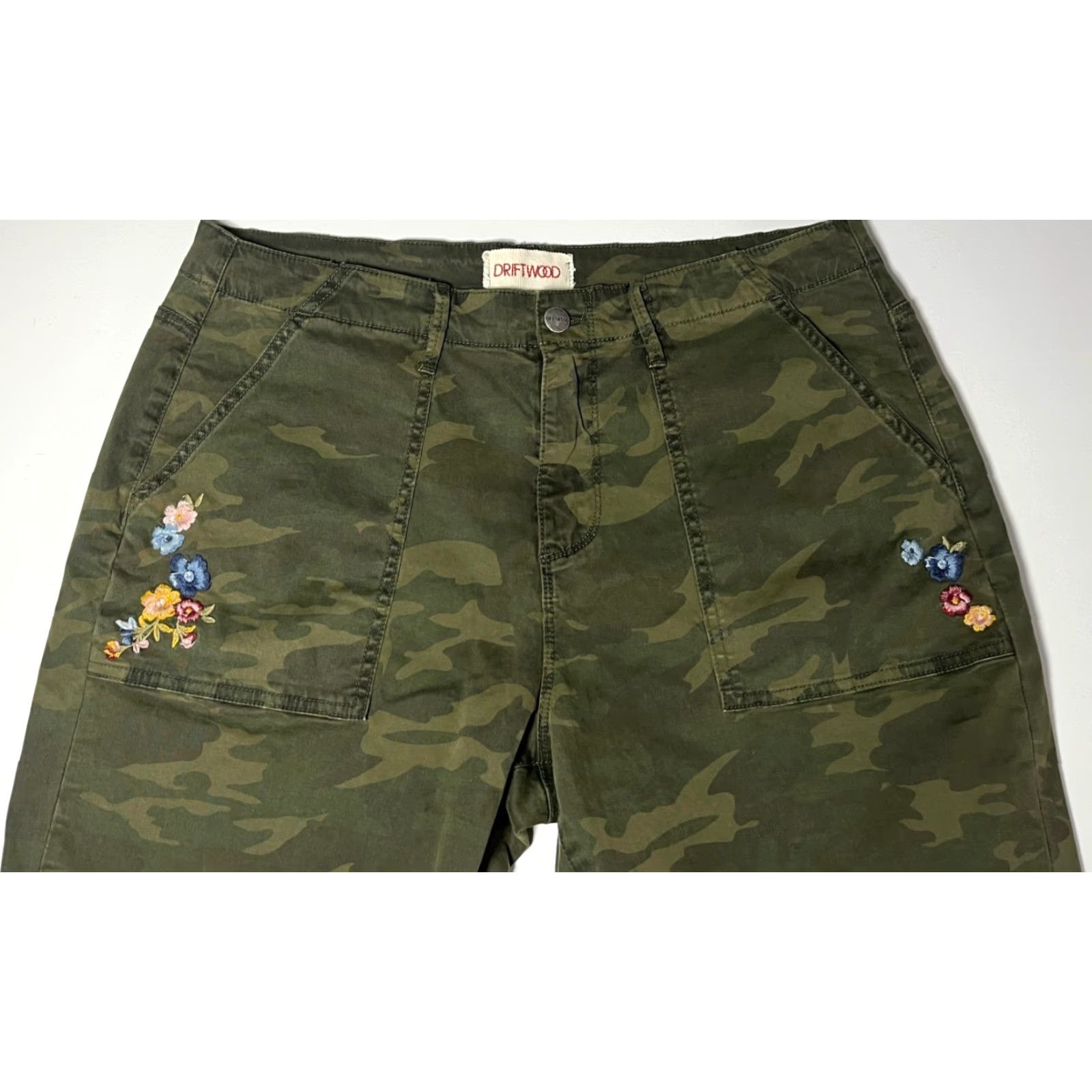 Vintage Driftwood Women's Tabitha Cropped Embroidered Camouflage Straight Leg Pants Size 30" / US 8 / IT 44 - 6 Thumbnail