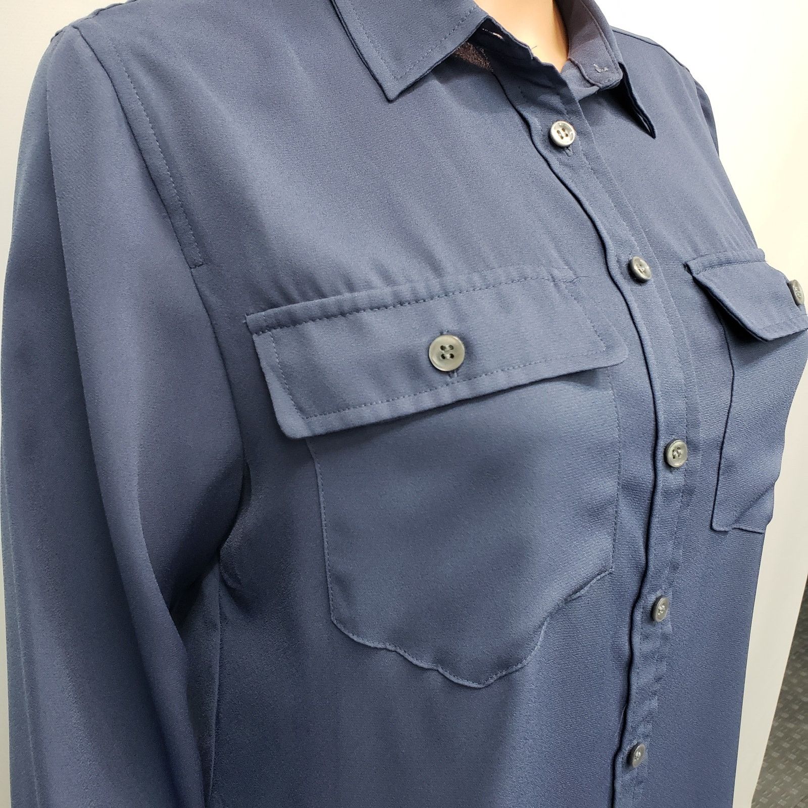 J.Crew J. Crew Long Sleeve Button down Shirt Button Flap Pockets 6 Size M / US 6-8 / IT 42-44 - 6 Thumbnail