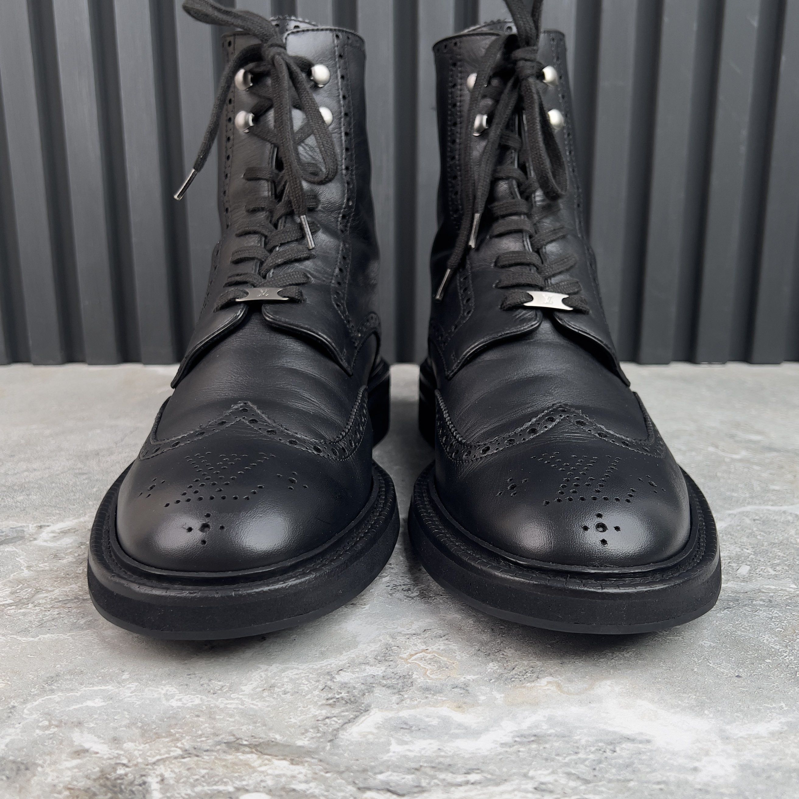 Louis Vuitton Combat Boots LV Medallion Wingtip Perforated Black Leather Size US 10.5 / EU 43-44 - 3 Thumbnail