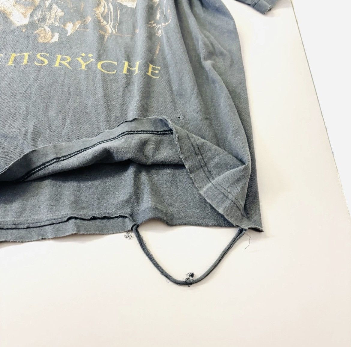 Vintage Vintage Faded Queensryche tee Size US M / EU 48-50 / 2 - 7 Thumbnail