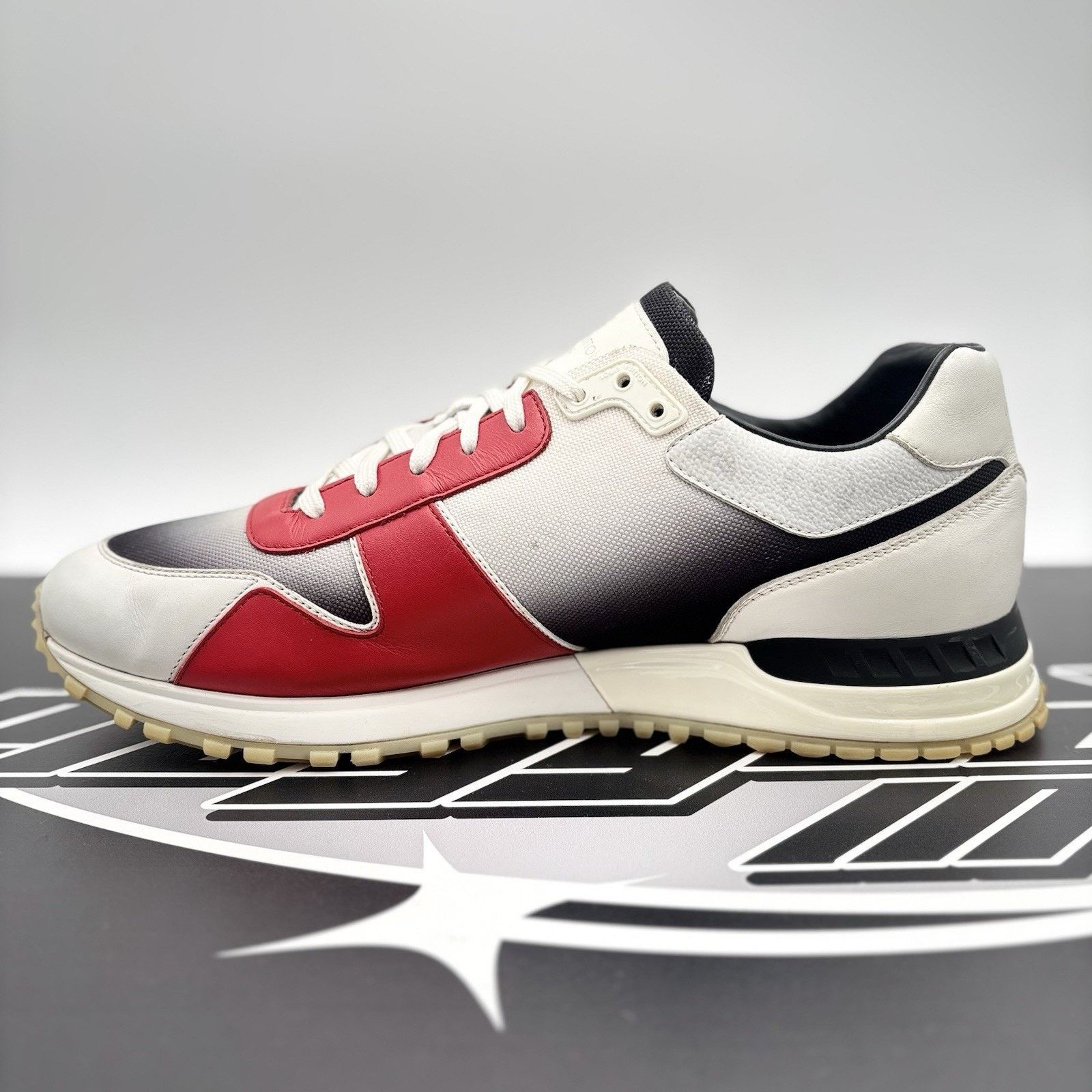 Louis Vuitton Louis Vuitton Runaway ' Red Black White ' | GOOD CONDITION! Size US 10 / EU 43 - 4 Thumbnail