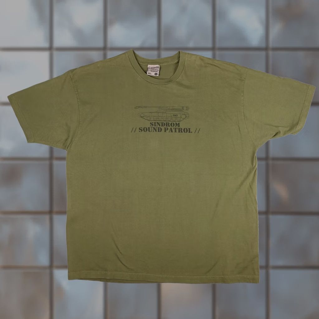 Vintage VINTAGE SINDROM Shirt Mens 2XL Green Military Army Tank Graphic Shirt Size US XXL / EU 58 / 5 - 1 Thumbnail