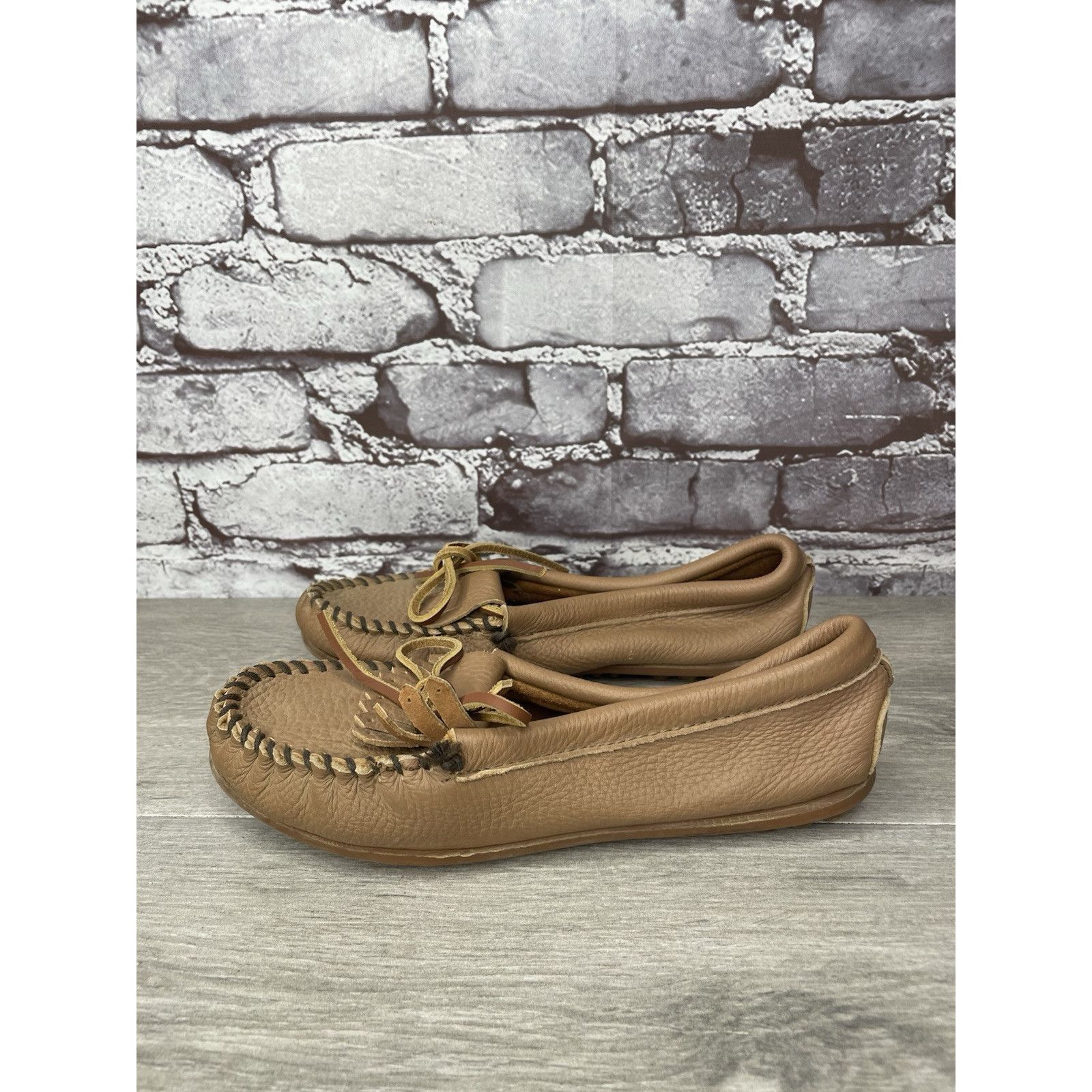 Minnetonka Minnetonka Moccasins Brown Leather Driving Moccasin Loafers Size US 6 / IT 36 - 12 Thumbnail