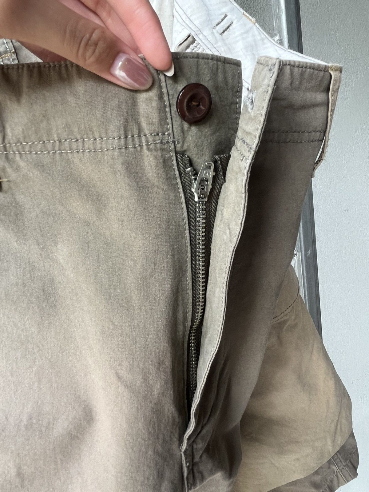 Neighborhood Neingborhood brown cargo shorts Size US 44 / EU 60 - 15 Thumbnail
