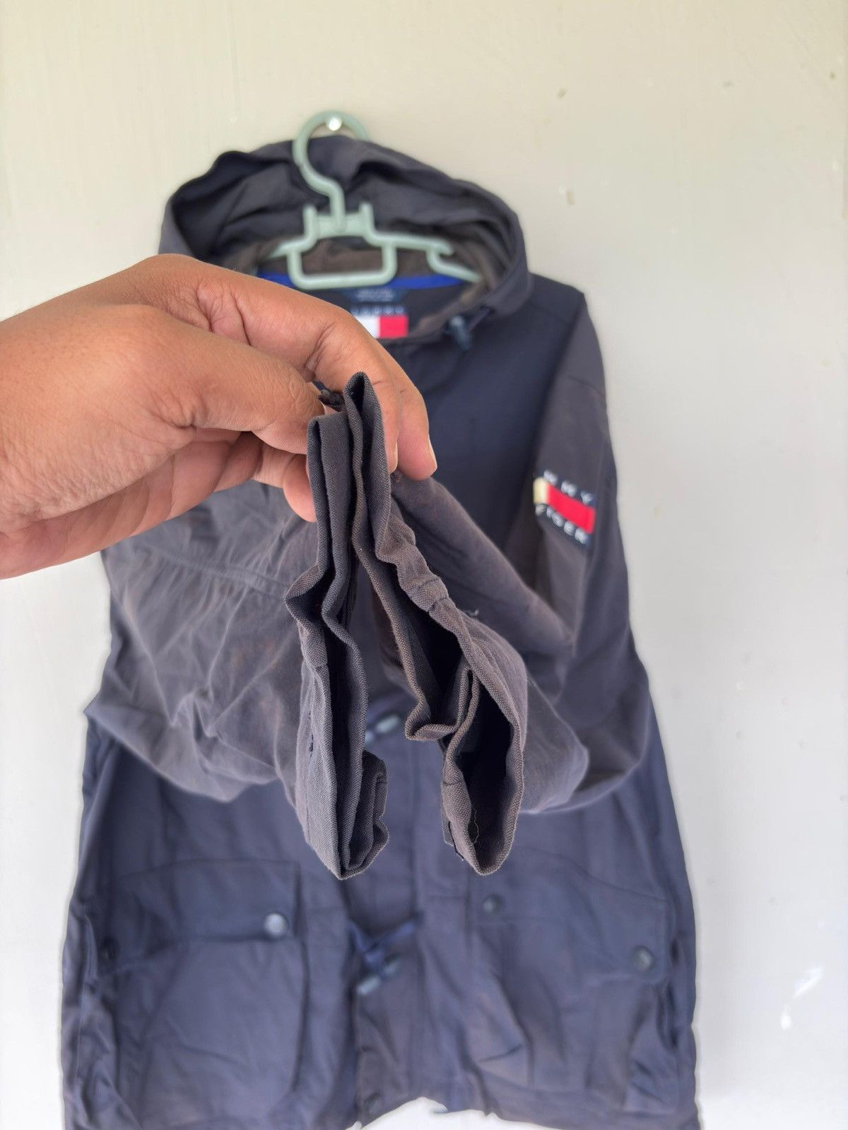 Tommy Hilfiger Vtg Tommy Hilfiger Windbreaker Jacket Patch Logo Design Size US M / EU 48-50 / 2 - 4 Thumbnail
