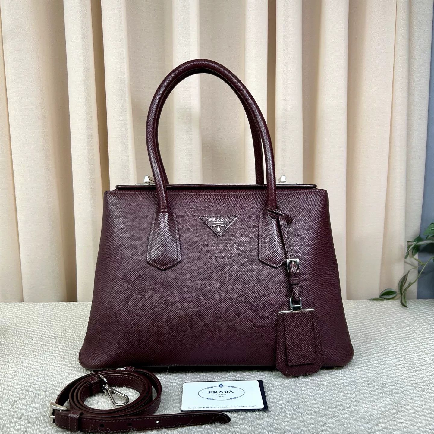 Prada Pre-loved Bag Very good condition Size ONE SIZE - 1 Thumbnail
