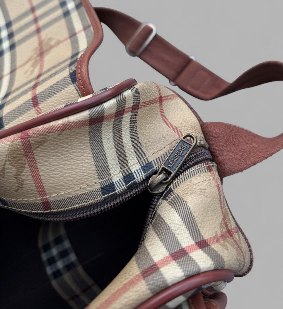 Burberry 80's BURBERRY NOVA CHECK Cargo Pockets Messenger Bag Size ONE SIZE - 12 Thumbnail