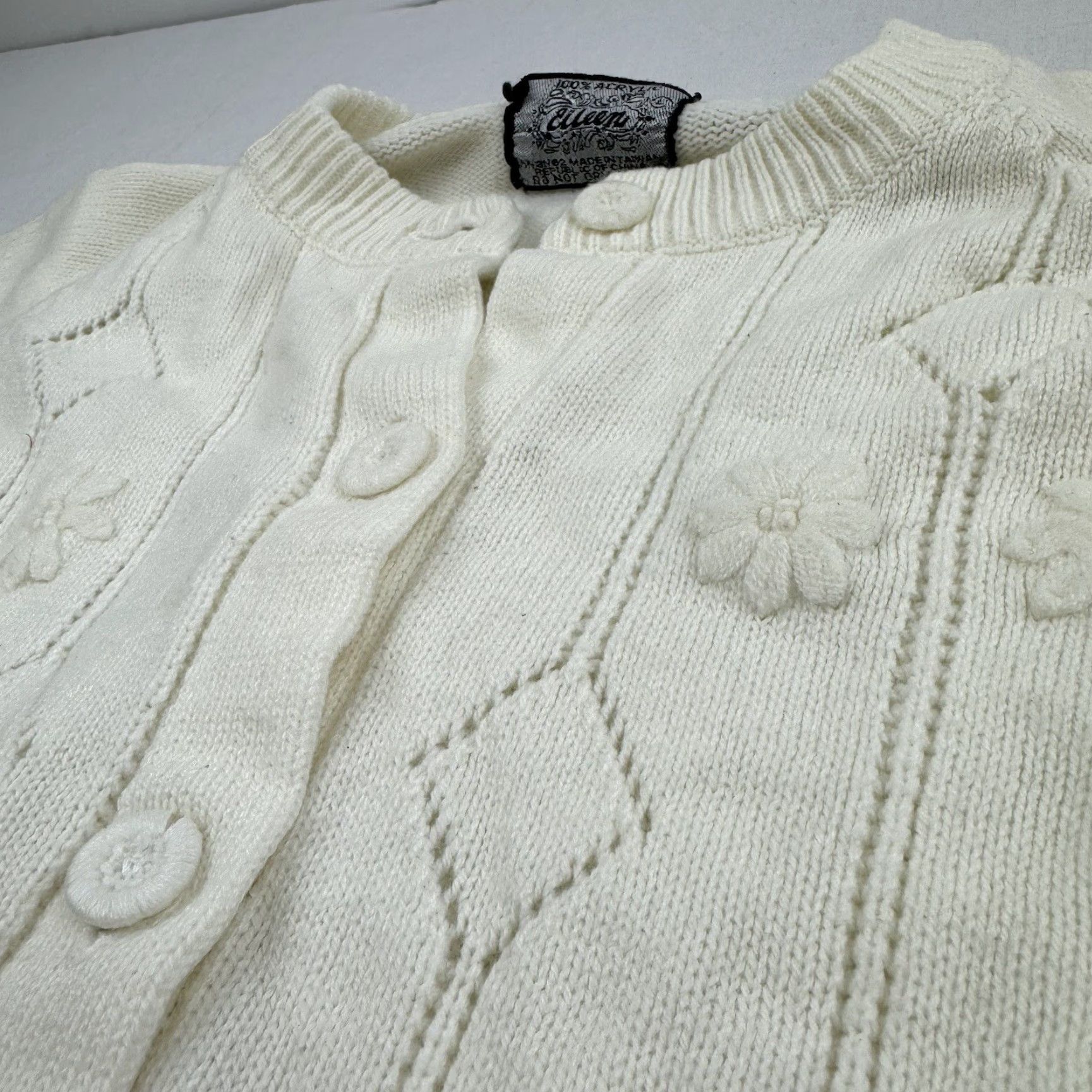 Vintage VINTAGE Eileen Cardigan Sweater Womens Large White Flowers Cute Fun Button Up Size L / US 10 / IT 46 - 2 Thumbnail