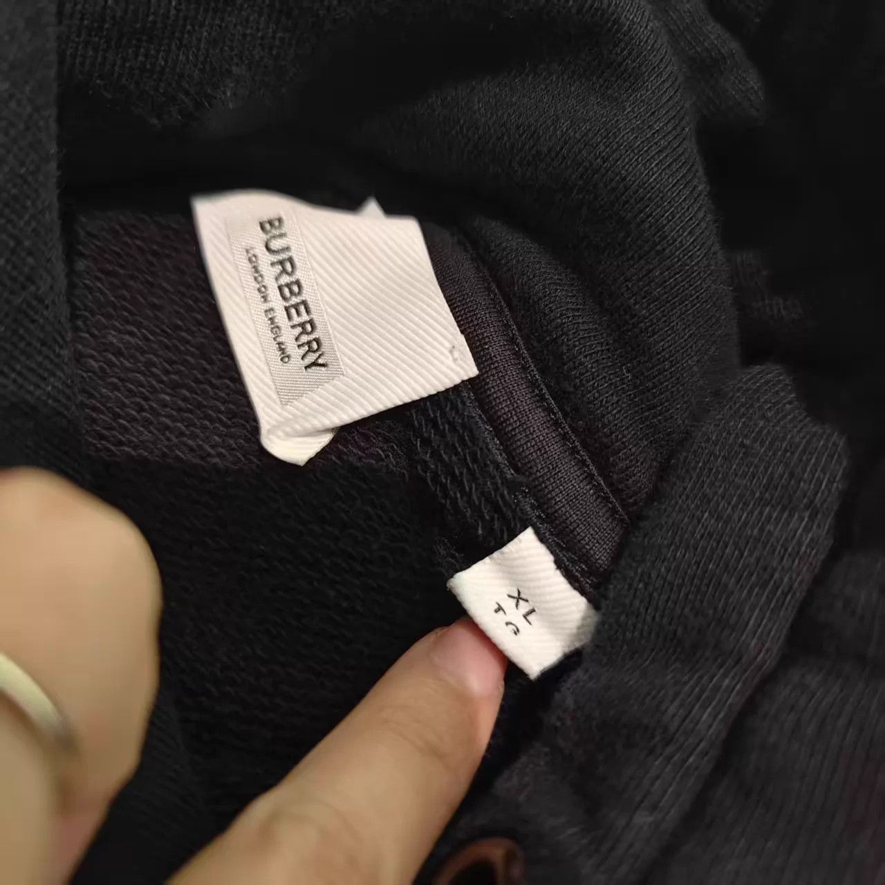 Burberry Burberry Black Logo Print Hoodie XL Size US XL / EU 56 / 4 - 3 Thumbnail