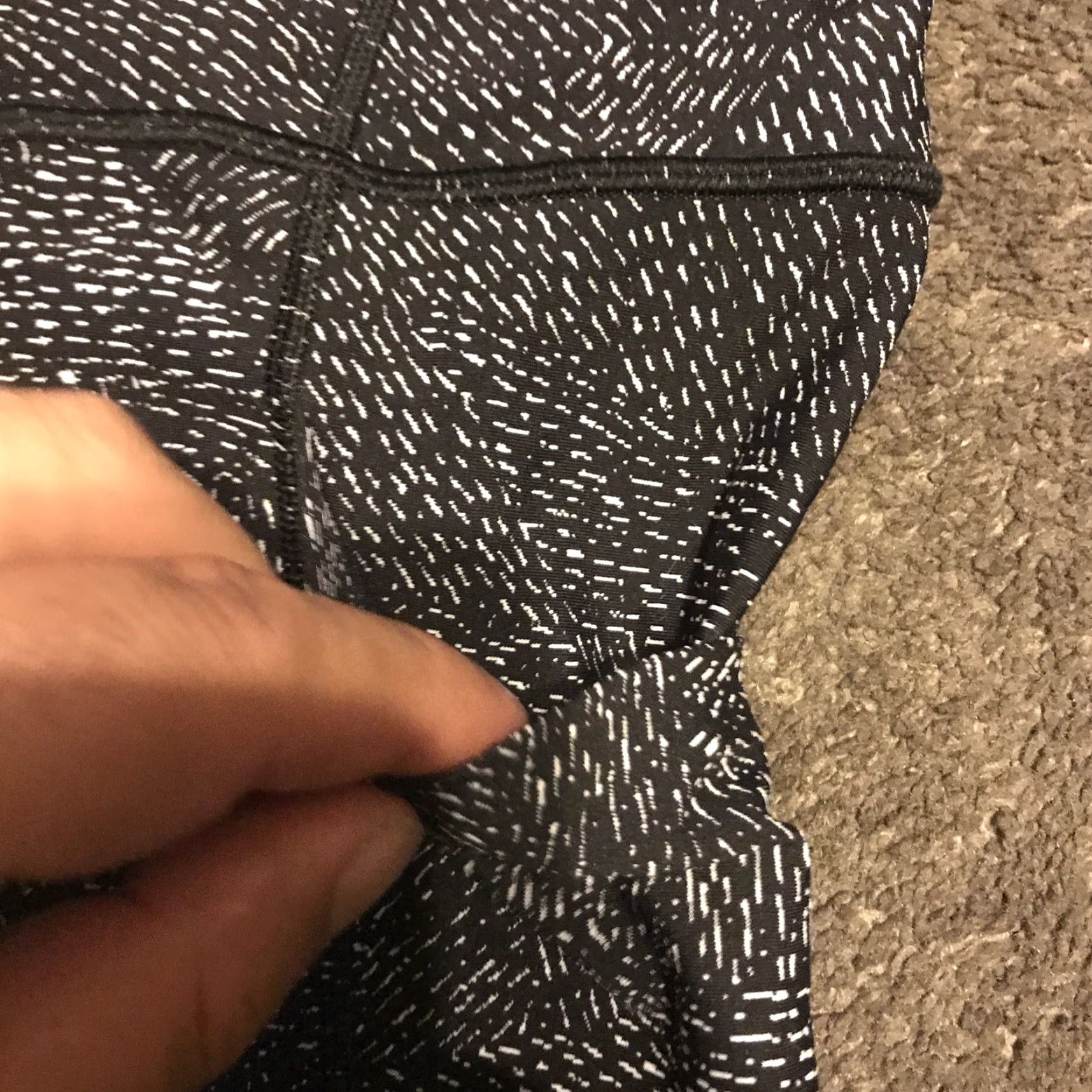 Athleta Athleta Leggings 7/8 XS Black Stash Pocket II Printed Salutation Athletic Womens Yoga Running Gym 7/8 Tight Size 26" / US 2 / IT 38 - 2 Thumbnail