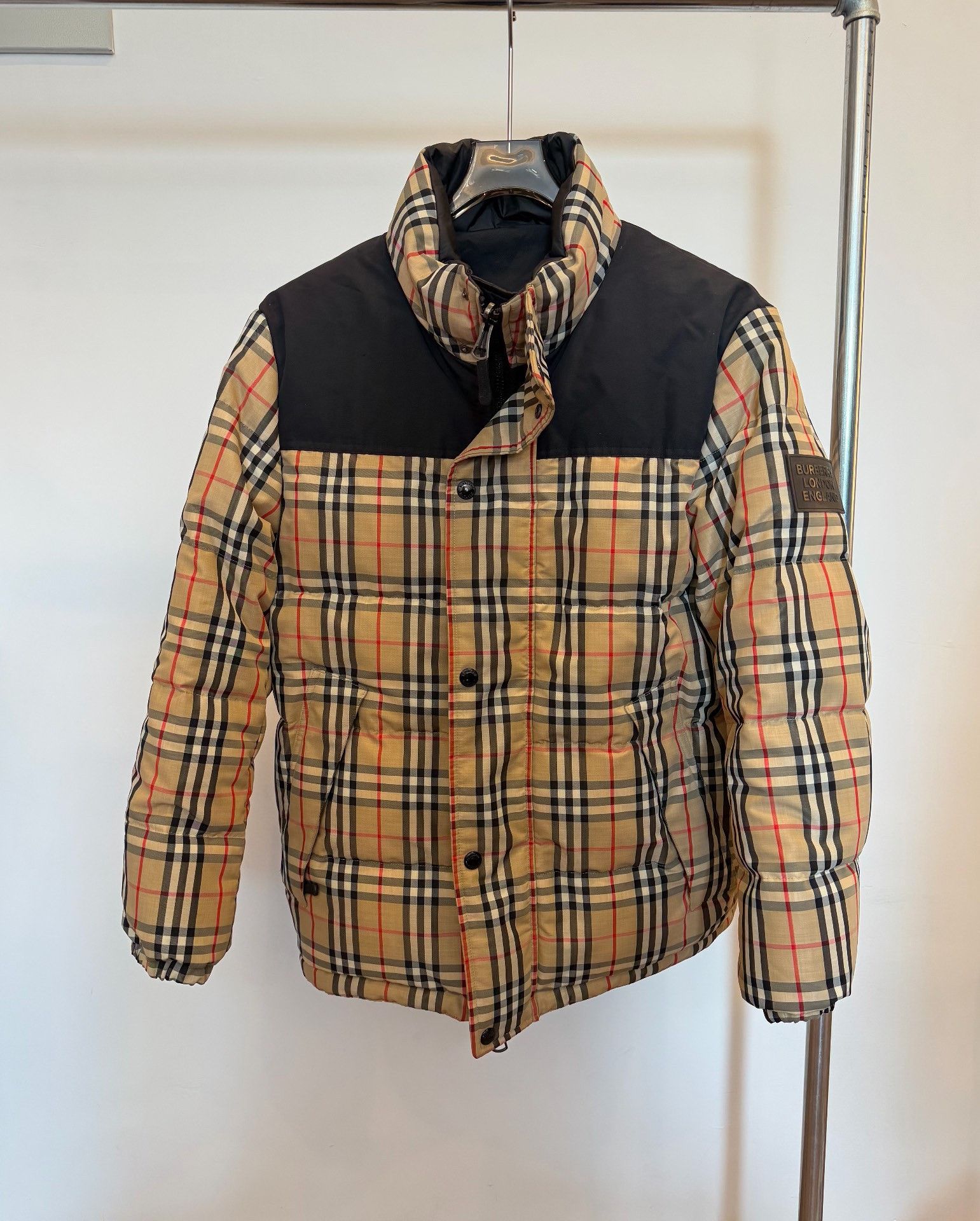 Burberry Burberry Down Plaid Beige Down Jacket XS Women Size XS / US 0-2 / IT 36-38 - 1 Thumbnail