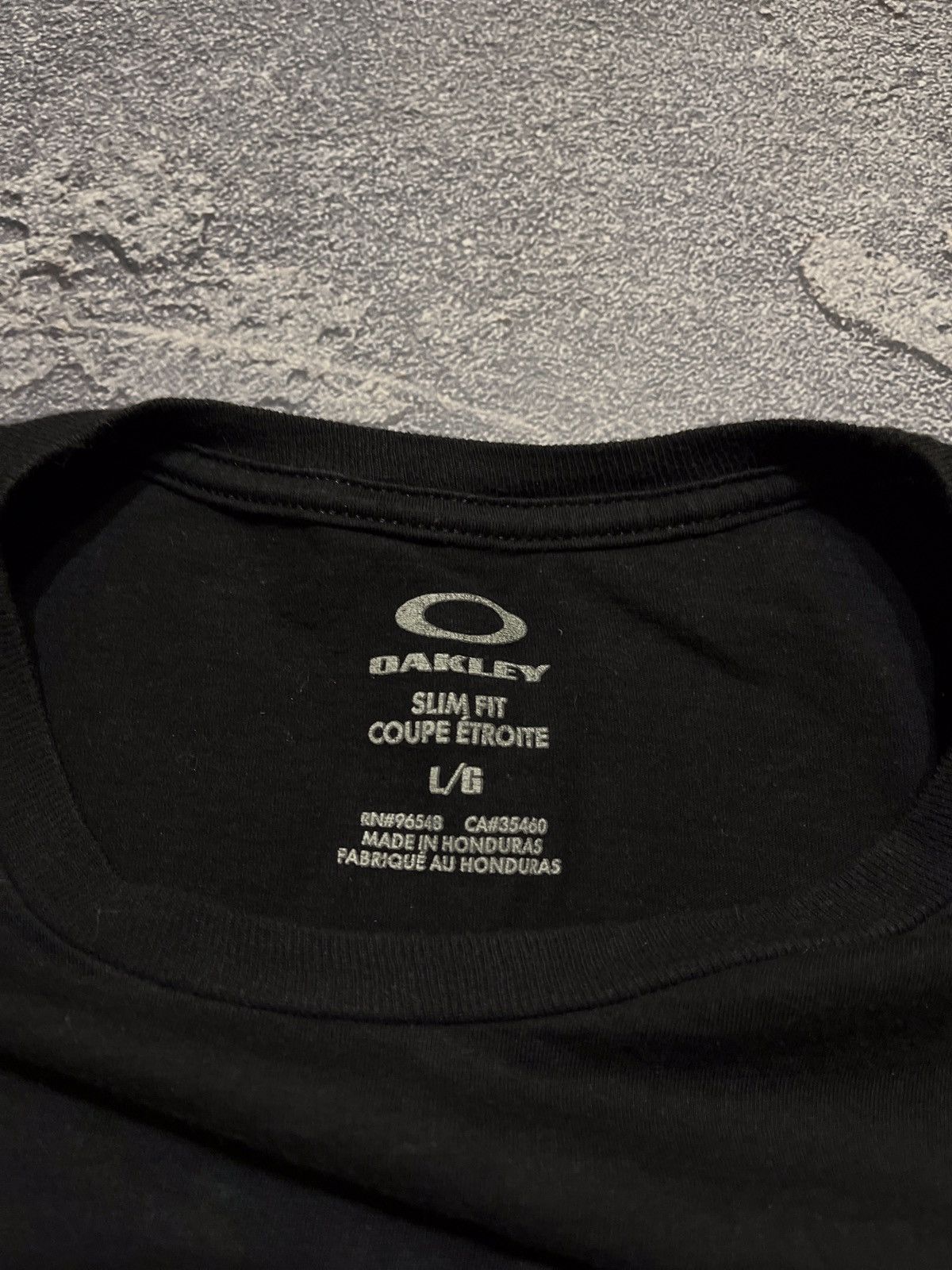Oakley × Vintage ☠️ OAKLEY 00s Big Central Logo Vintage T Shirt Size US L / EU 52-54 / 3 - 4 Thumbnail