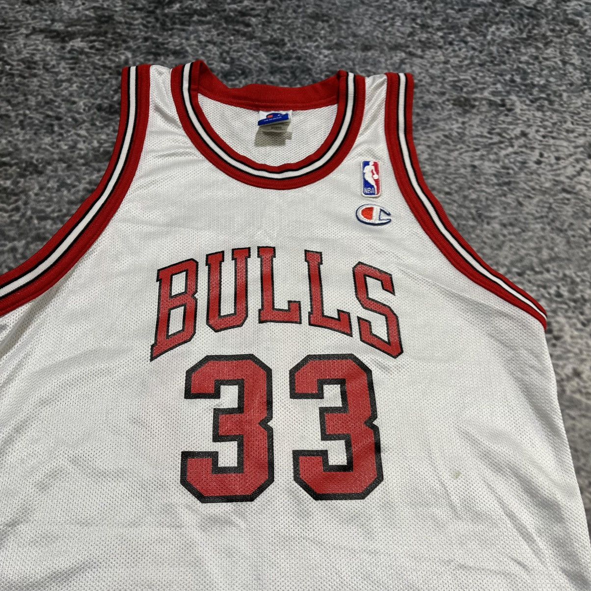 Champion Vintage Scottie Pippen Chicago Bulls 33 Away Champion Jersey Size US M / EU 48-50 / 2 - 5 Thumbnail