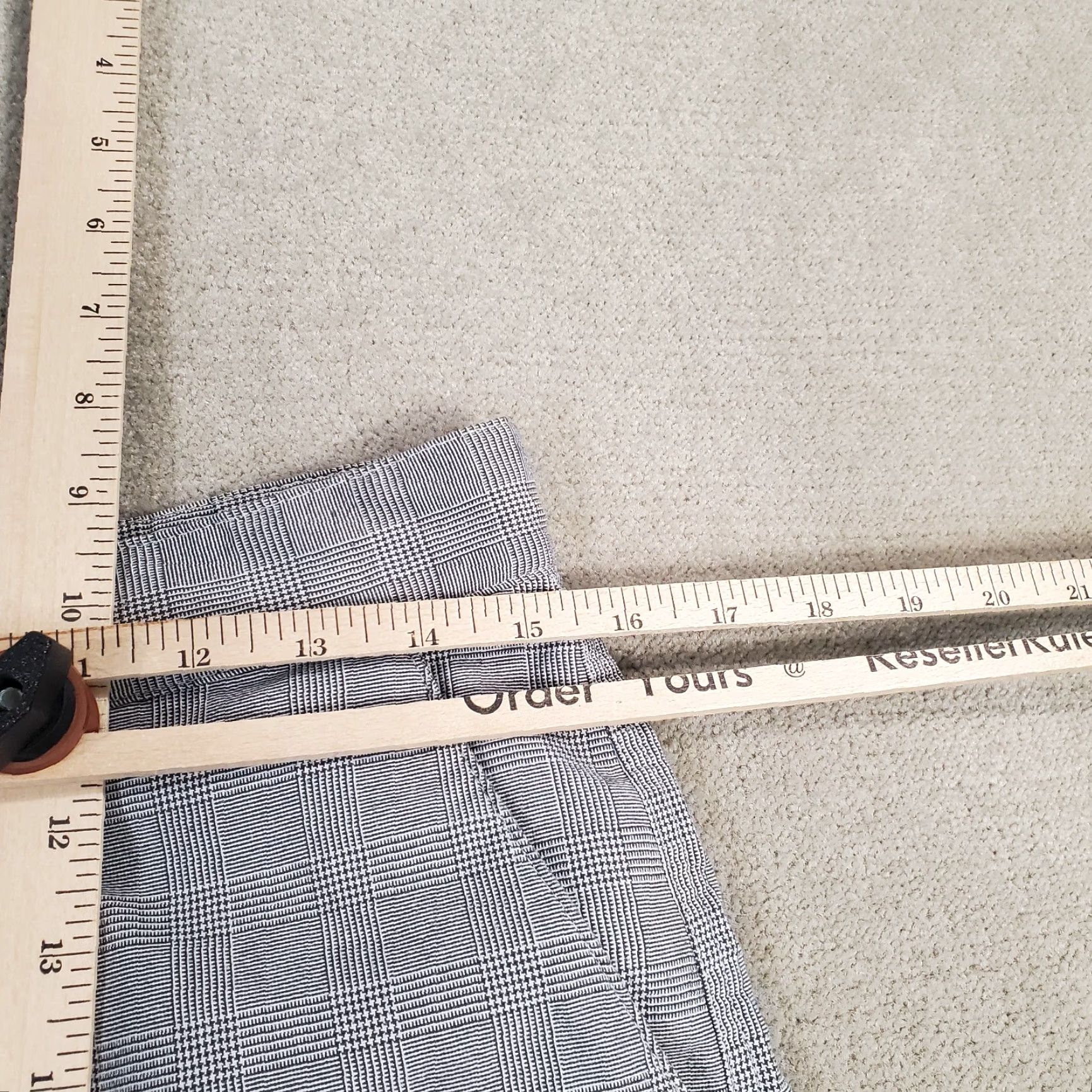 Patagonia Patagonia Shorts Mens 30 Gray Lightweight Outdoor Casual 57730 Plaid Chino Pocketed Outdoor Mens Size US 30 / EU 46 - 3 Thumbnail
