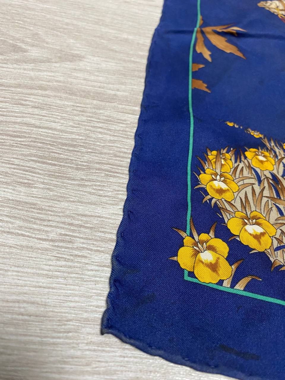 Salvatore Ferragamo Salvatore Ferragamo handkerchief vintage silk scarf Size ONE SIZE - 7 Thumbnail