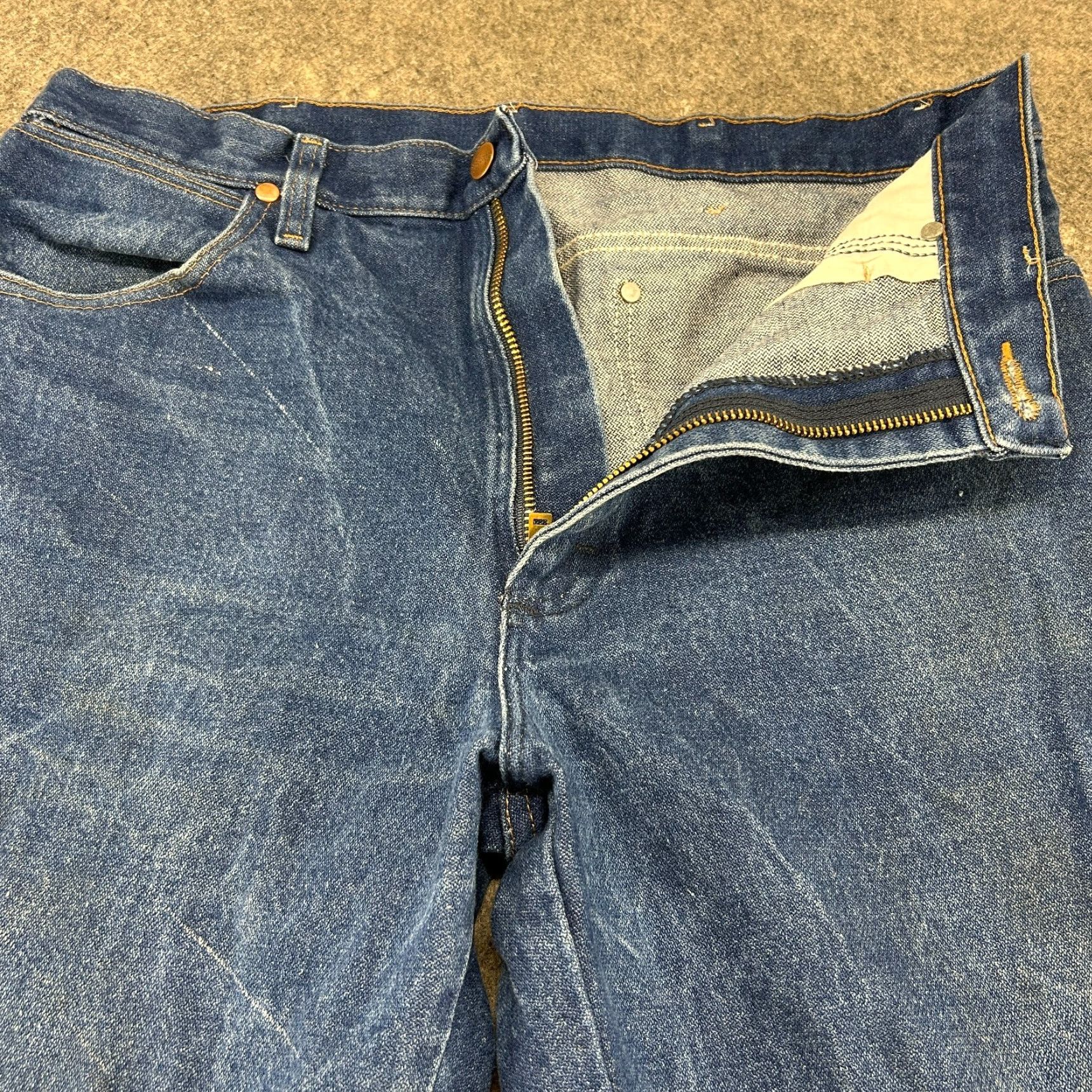 Wrangler VINTAGE Wrangler Jeans Mens 34x33 Blue Cowboy Cut Slim Fit Dark Wash 936DEN Jeans Mens Slim Cotton Denim 5-Pocket Cowboy Cut Size US 34 / EU 50 - 2 Thumbnail