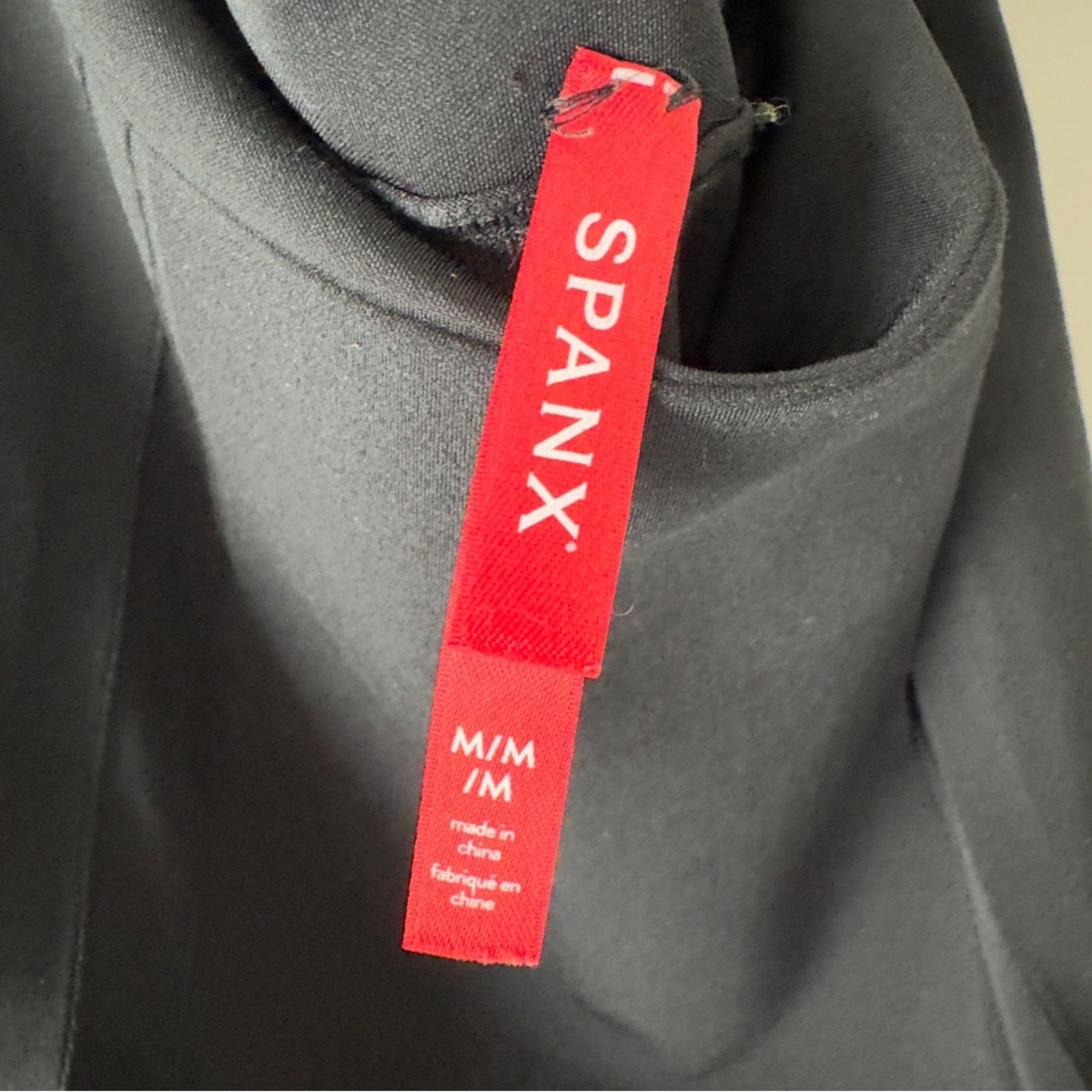 Spanx SPANX OnCore High-Waisted Mid-Thigh Short in very black EUC Size 29" - 8 Thumbnail