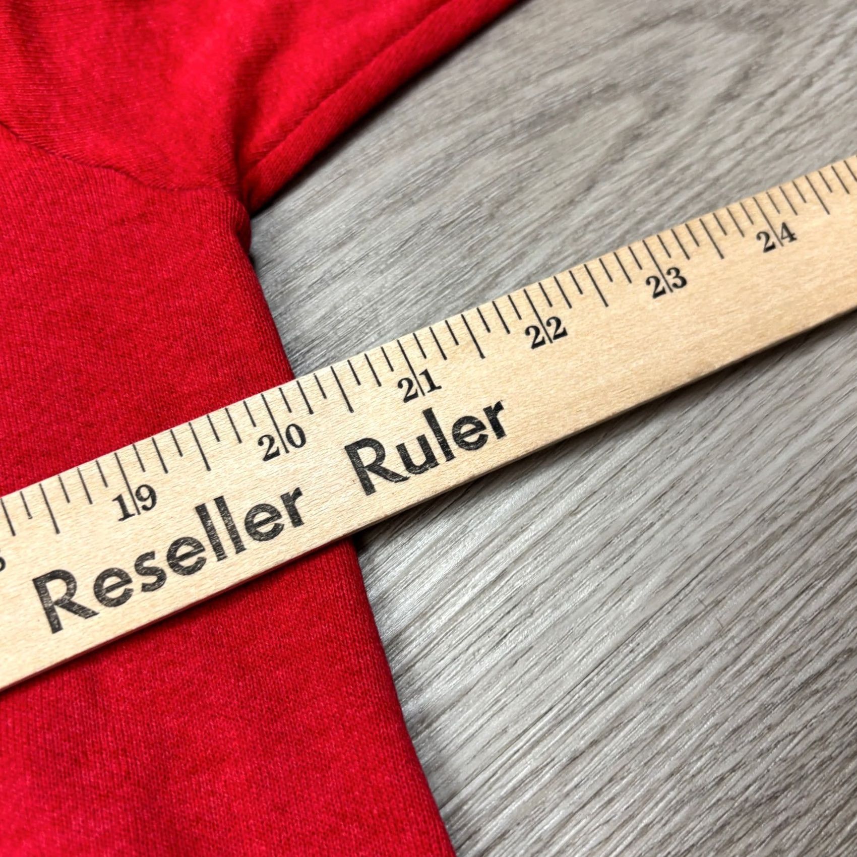 Guess VINTAGE Guess Sweatshirt Red Men's Small Raglan Crewneck 80s Size US S / EU 44-46 / 1 - 5 Thumbnail