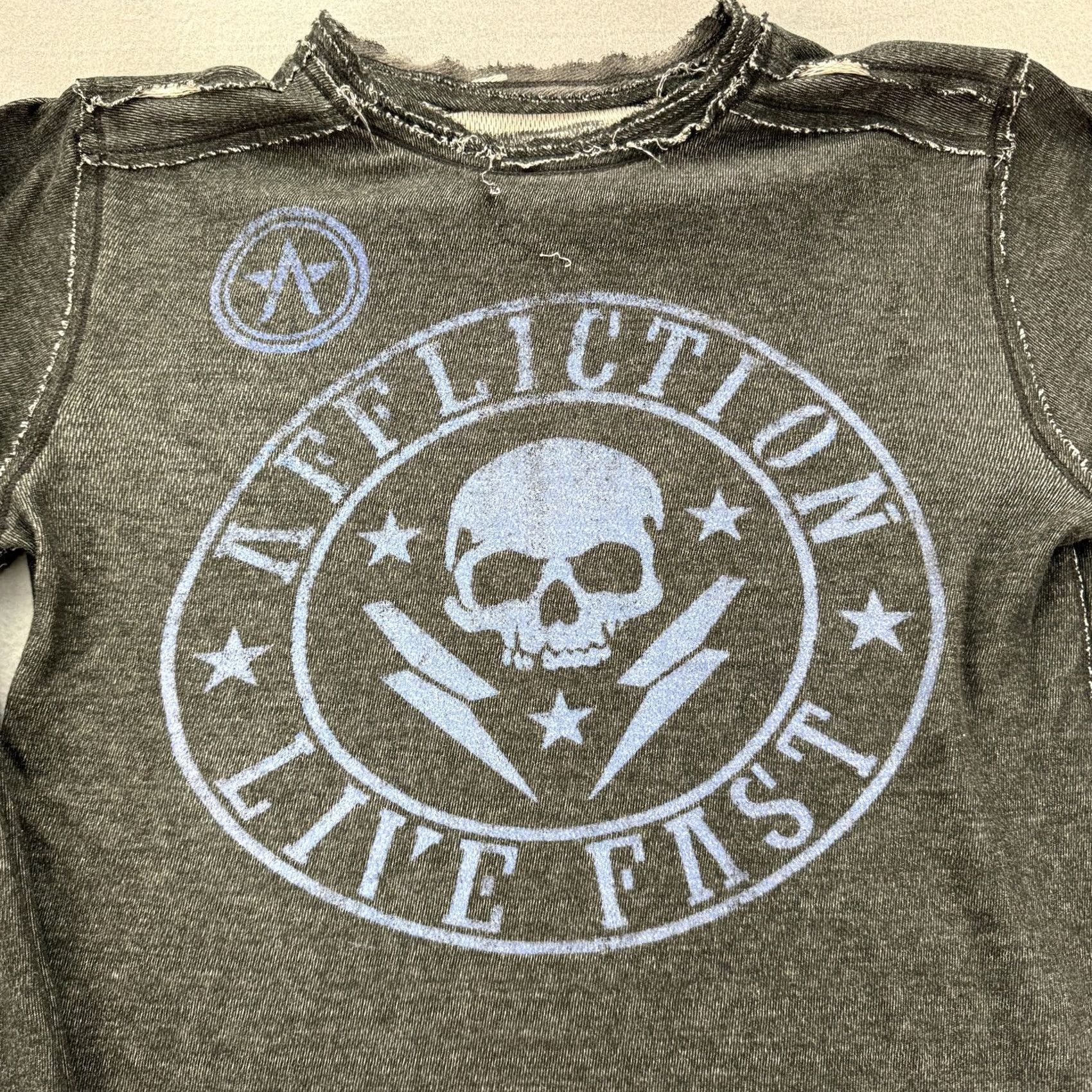 Affliction Affliction Shirt Mens Medium Gray Long Sleeve Distressed Graphic MMA Style Crew Neck Graphic Print Skull Cross Vintage: No Size US M / EU 48-50 / 2 - 7 Thumbnail