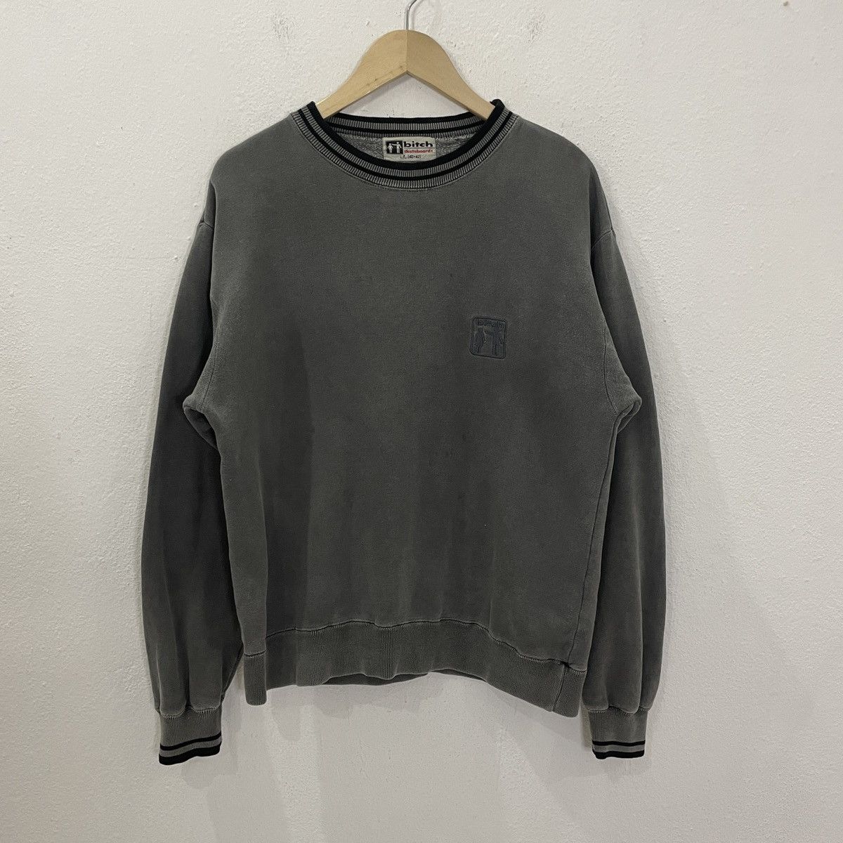 Japanese Brand Vintage 90s Bitch Skatebords Faded Sweatshirt Size US M / EU 48-50 / 2 - 1 Thumbnail