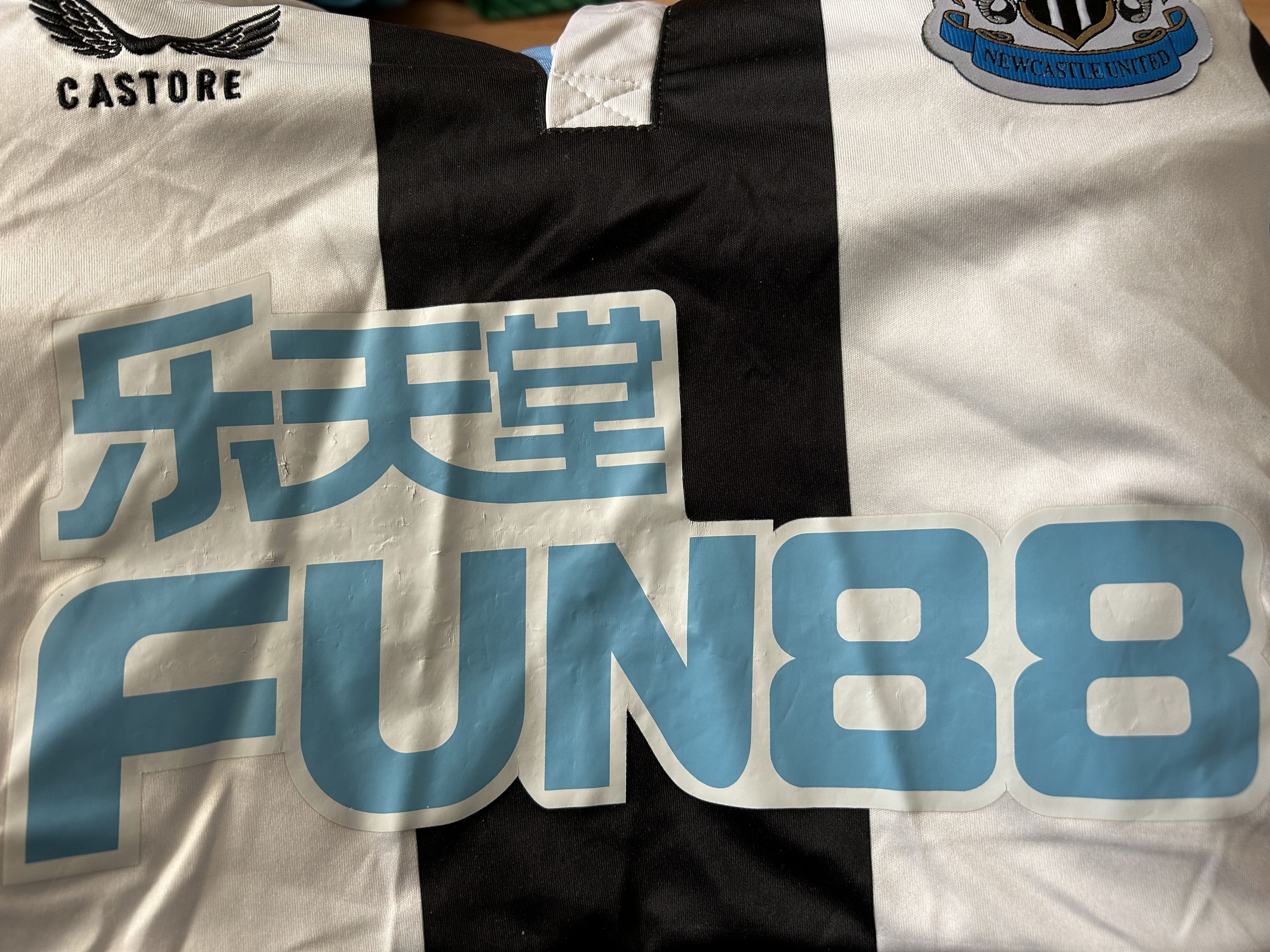 Castore NEWCASTLE UNITED FC 2021 - 2022 Castore - L/XL - UNIQUE Size US L / EU 52-54 / 3 - 3 Thumbnail