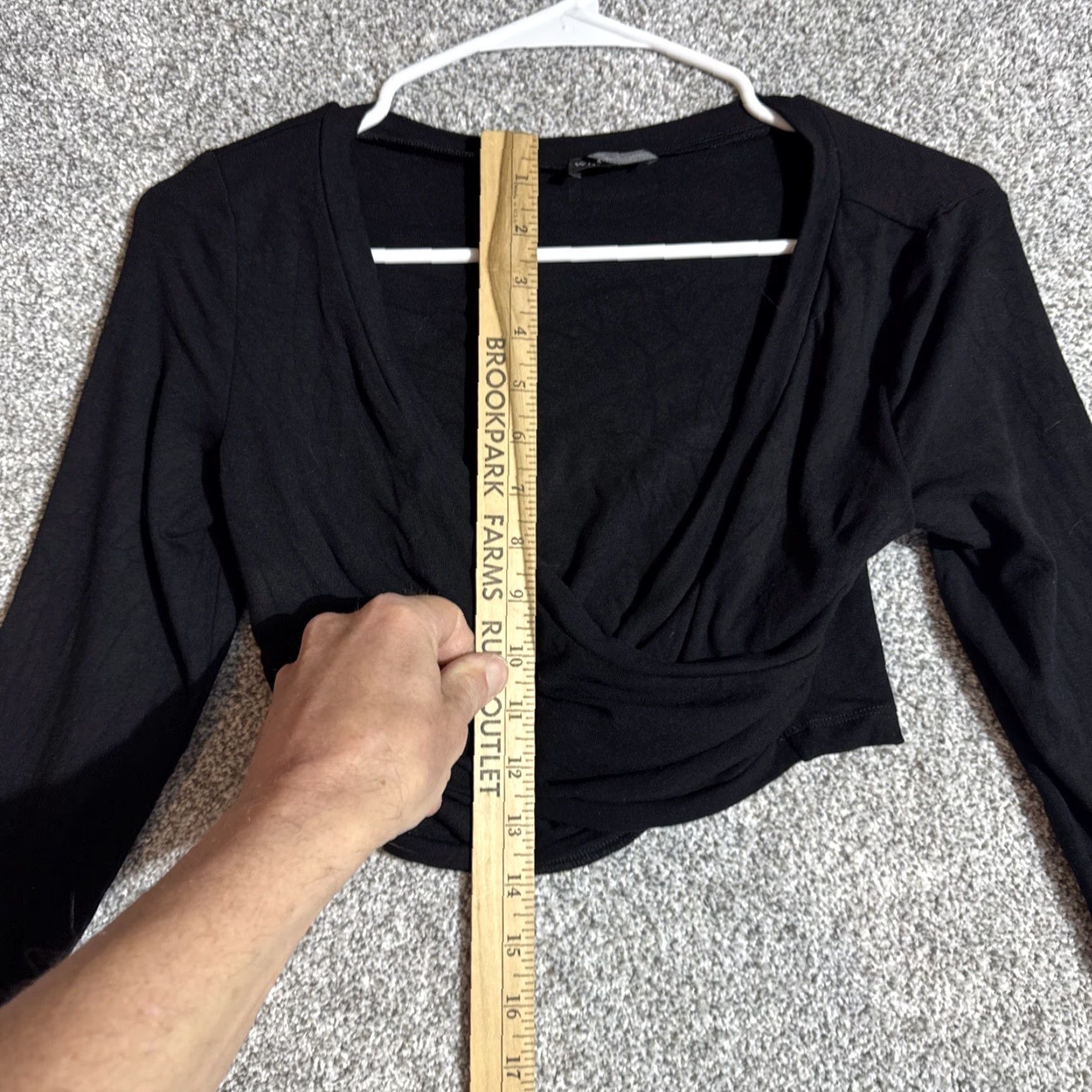 Vintage White Fox Cropped Top Womens M Black V-Neck Long Sleeve Pullover Casual Streetwear Y2K Edgy Coquette Minimalist blouse Size M / US 6-8 / IT 42-44 - 2 Thumbnail