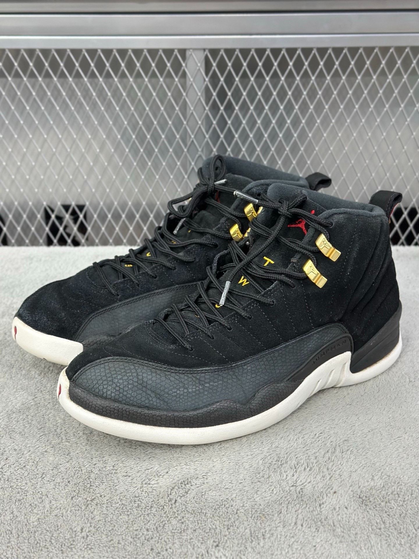 Nike Nike Gold Lowtop Sneakers 44 Men Size US 10.5 / EU 43-44 - 1 Thumbnail