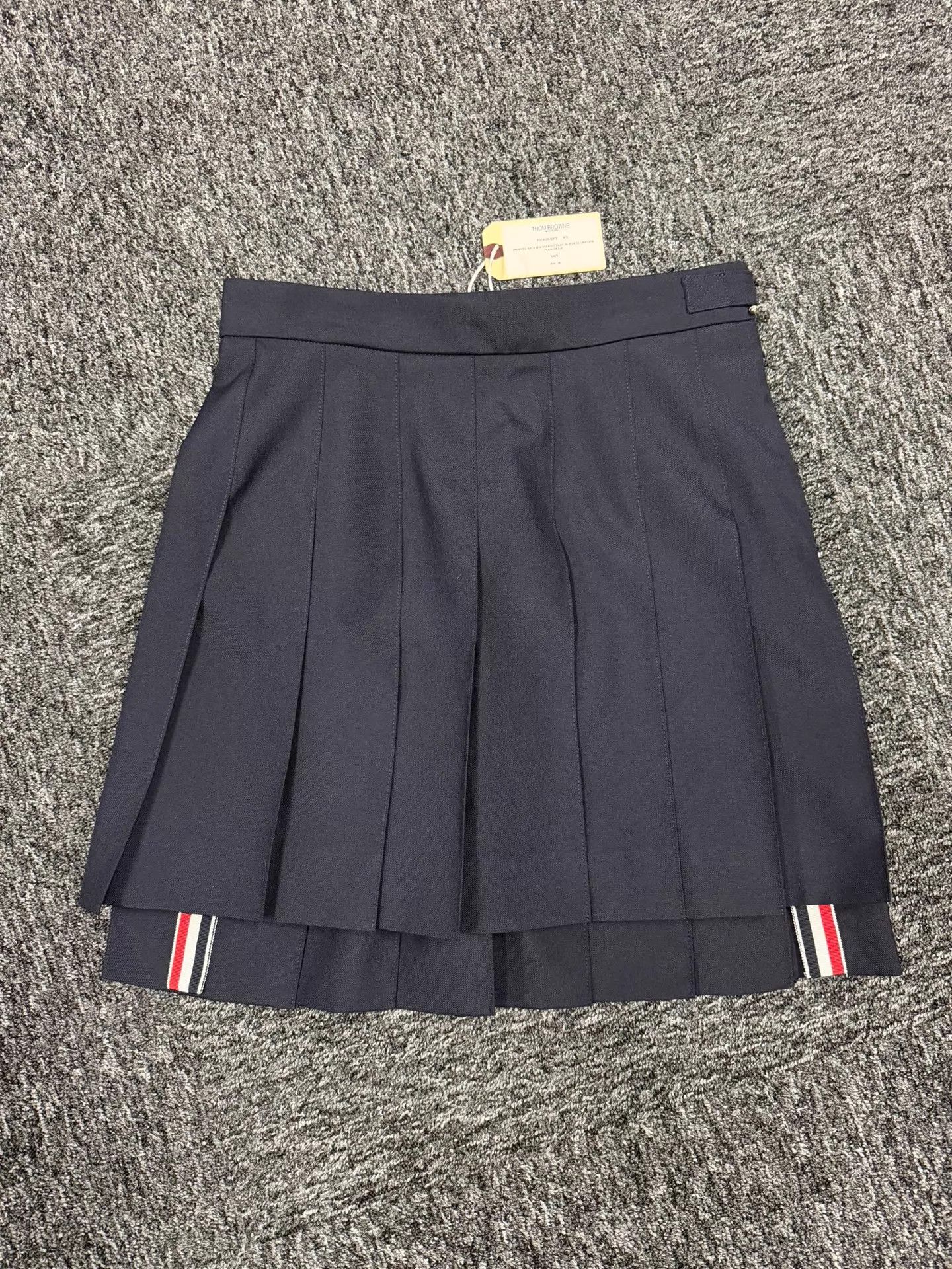 Thom Browne Thom Browne Navy Gold Buckle Pleated Short Skirt 38 Size 26" / US 2 / IT 38 - 3 Thumbnail