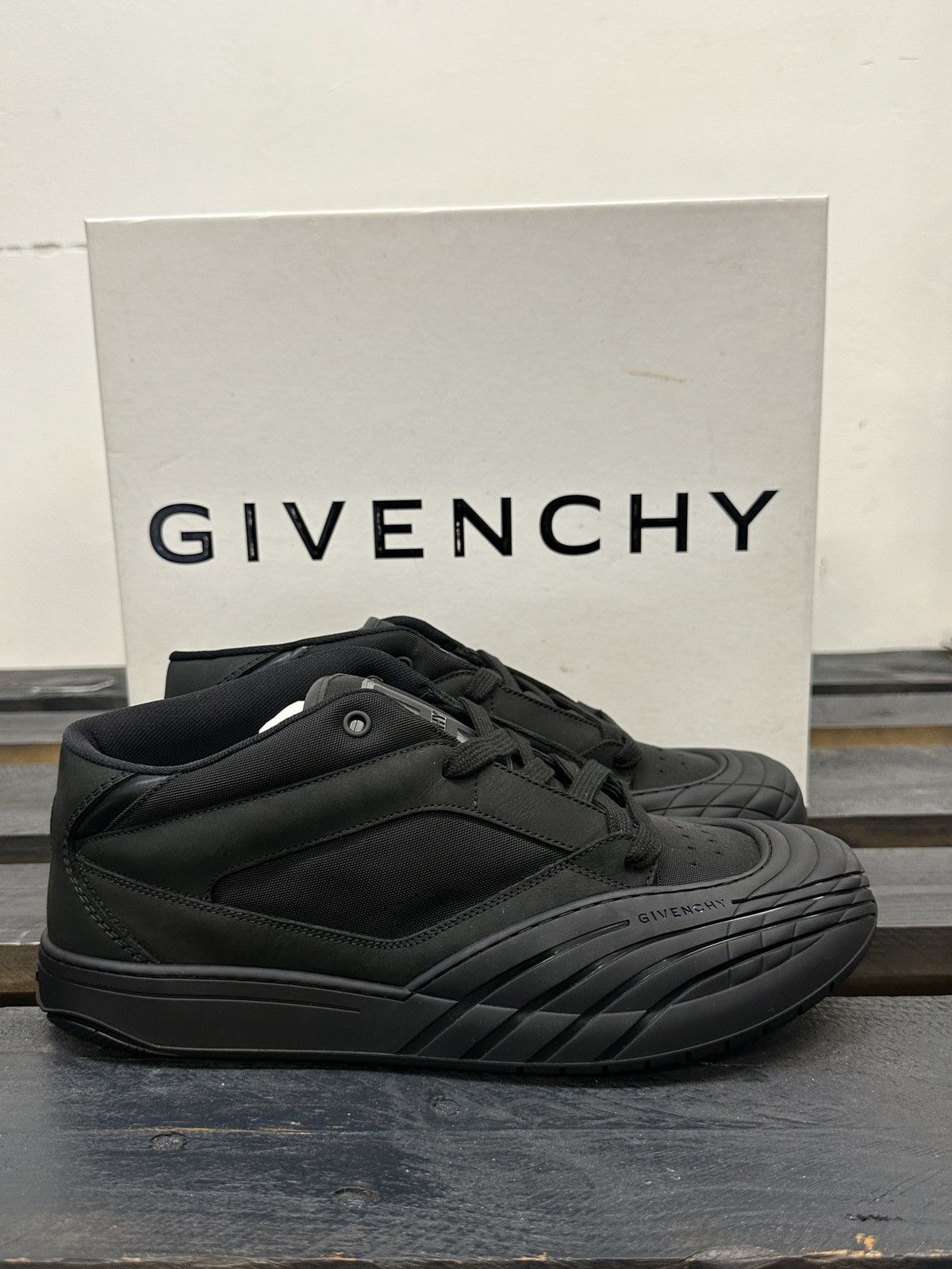 Givenchy Mid Top Sneakers. Sz 41 Size US 8 / EU 41 - 4 Thumbnail