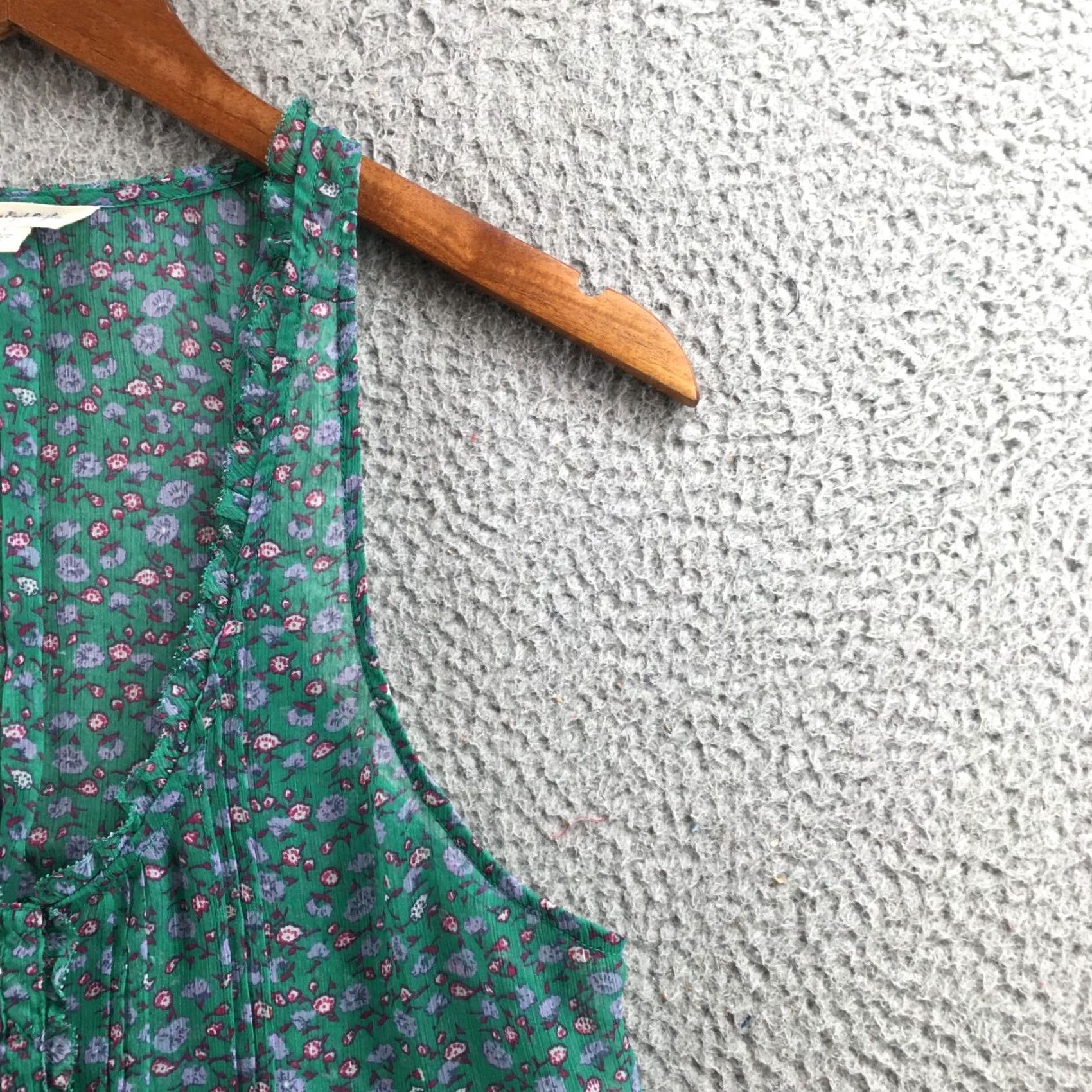American Eagle Outfitters American Eagle Outfitters Tank Womens 2 Green Floral Racerback Pleated Scoop Neck Sleeveless Casual Light Breathable Sheer Size XS / US 0-2 / IT 36-38 - 4 Thumbnail