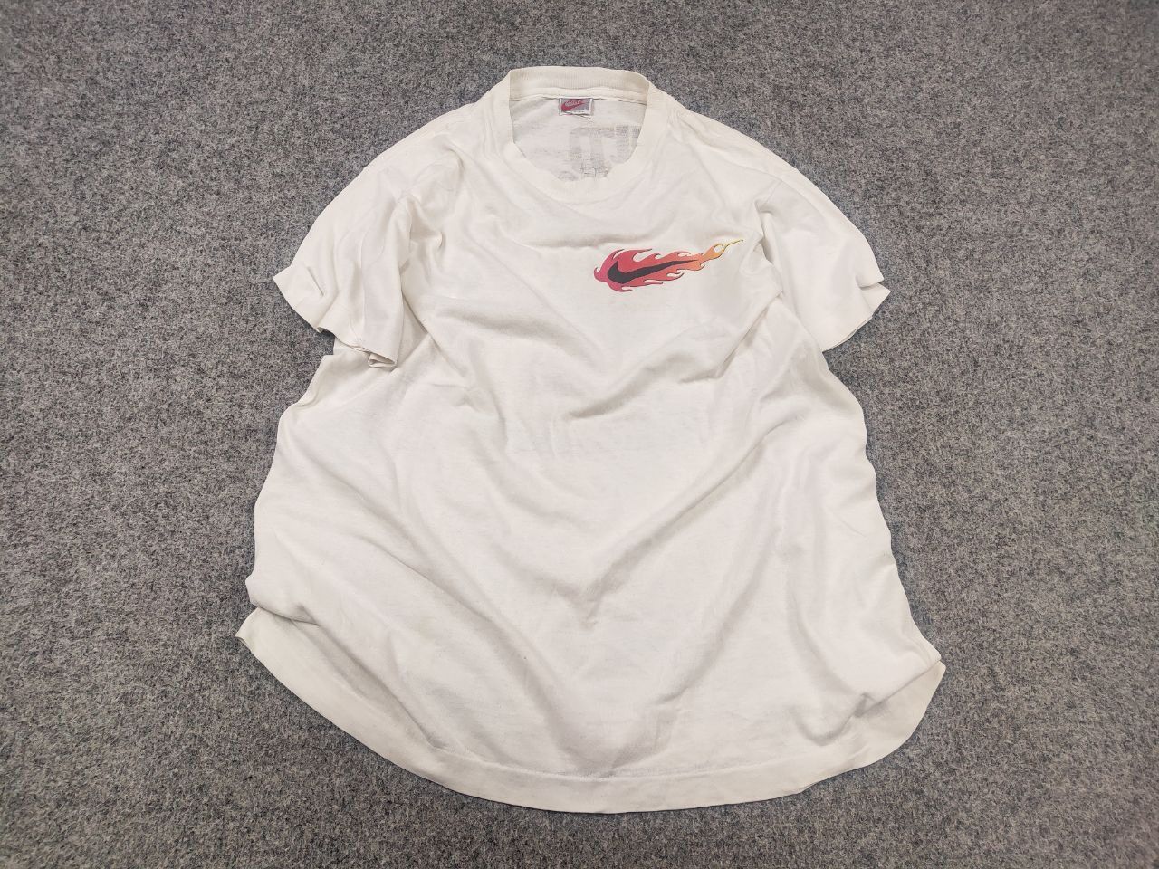 Nike Rare Vintage 80s Nike Field General flame Swoosh Tee T shirt Size US L / EU 52-54 / 3 - 2 Thumbnail