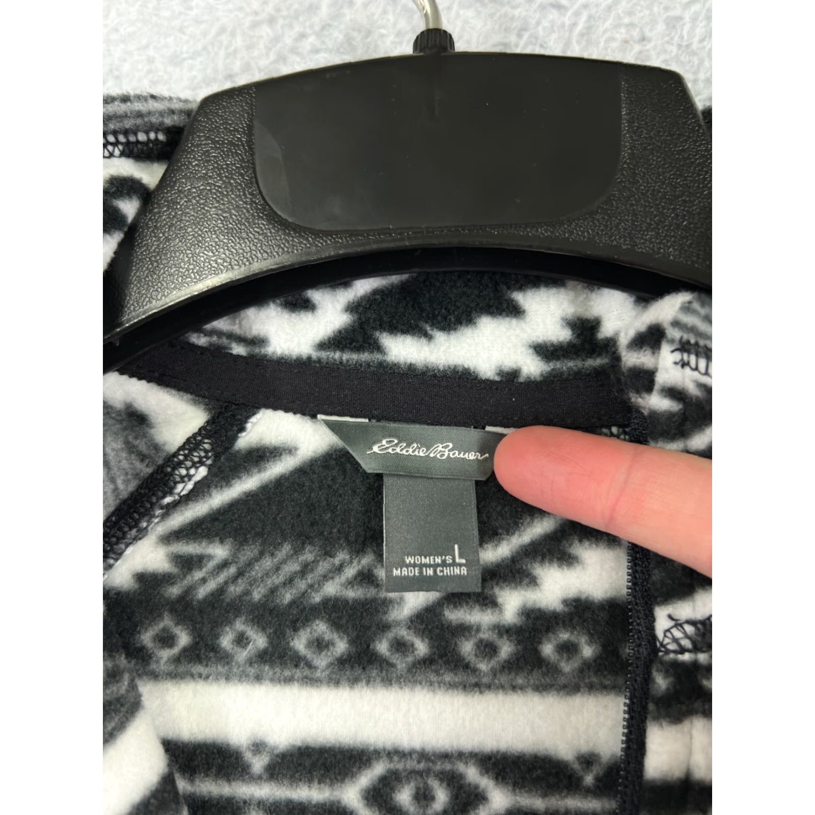 Eddie Bauer Eddie Bauer Sweater Womens Large Black White Southwest Aztec 1/4 Zip Fleece Poly Size L / US 10 / IT 46 - 3 Thumbnail
