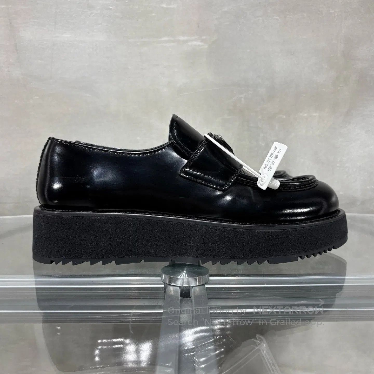 Prada Prada Delta-shaped logo; thin-soled small leather shoes Size US 8 / IT 38 - 4 Thumbnail