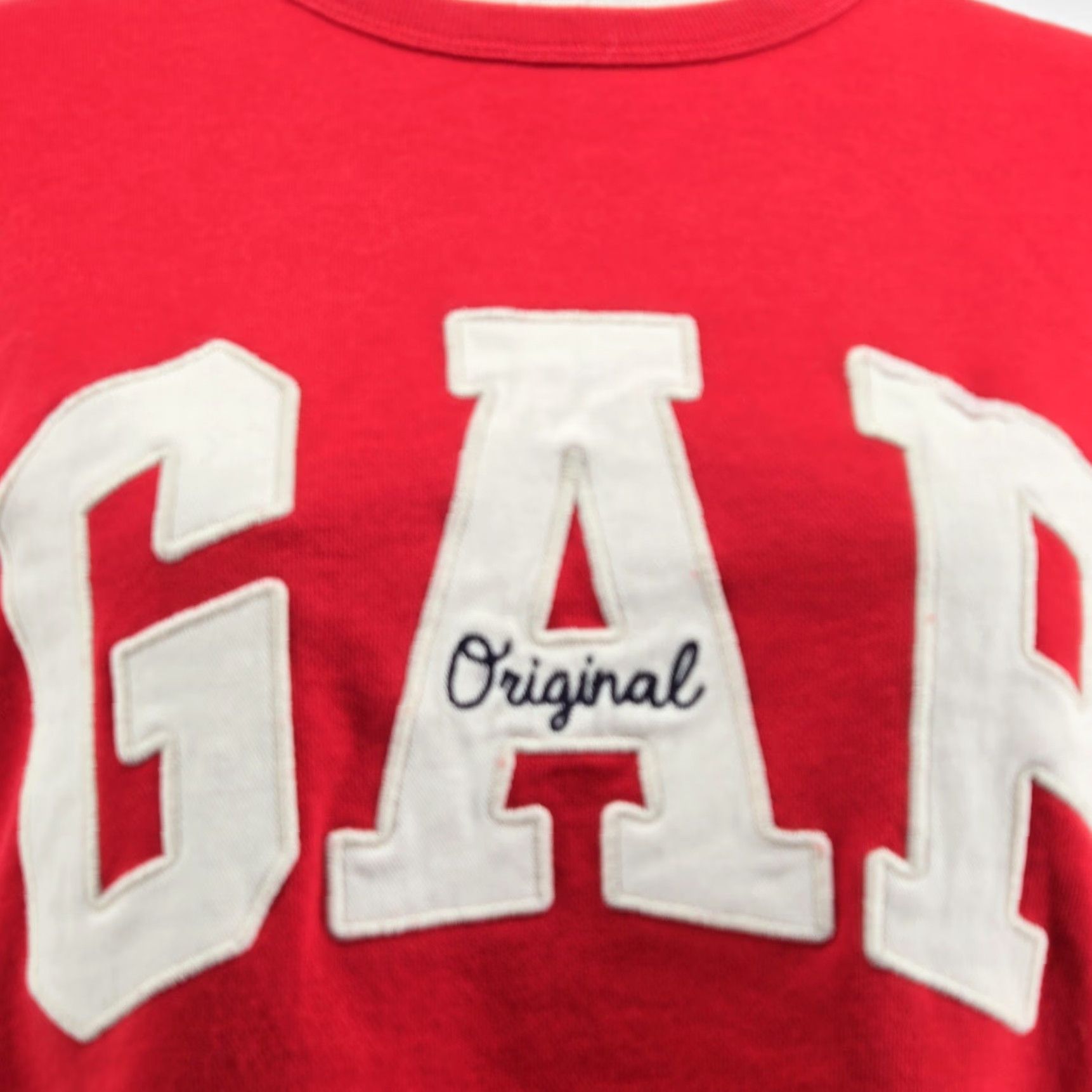 Gap VINTAGE Gap Sweatshirt Mens L Red Pullover Fleece Heavyweight Graphic Logo Embroidered Size US L / EU 52-54 / 3 - 2 Thumbnail