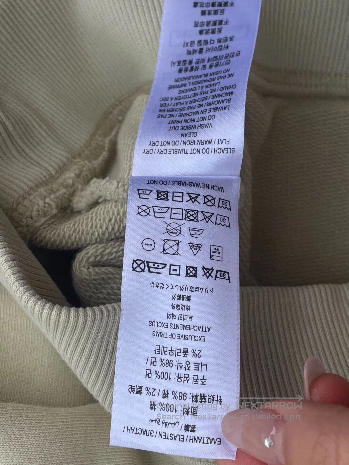 Burberry Burberry Sweatshirt in Beige for Sale. Size US XS / EU 42 / 0 - 6 Thumbnail