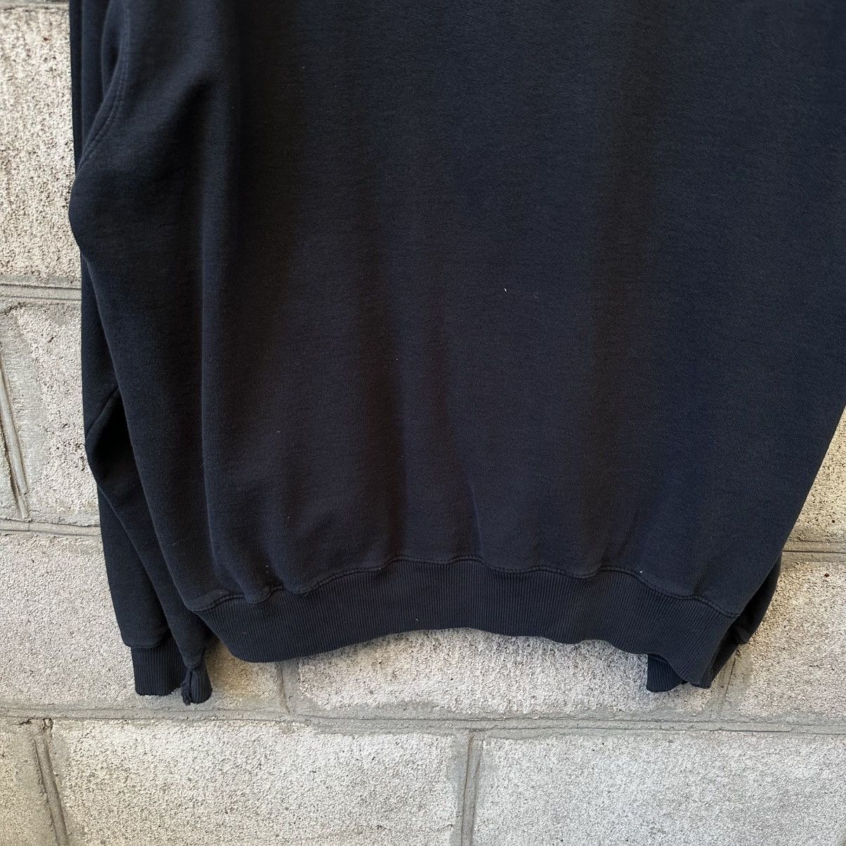Champion Vintage Champion Sweatshirt Small Logo Y2K 00s USA Size L Size US L / EU 52-54 / 3 - 7 Thumbnail