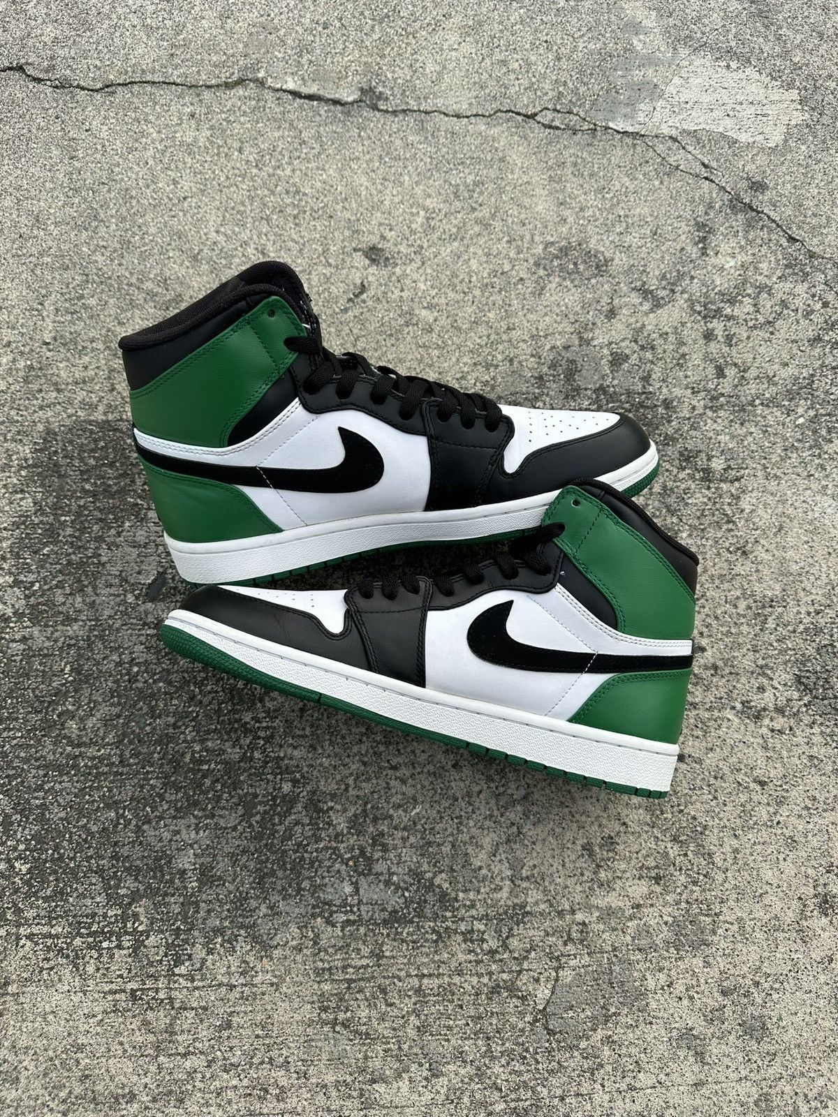Jordan Brand Air Jordan Retro 1 DMP Defining Moments Celtics 60 Pt 2009 Size US 9 / EU 42 - 3 Thumbnail