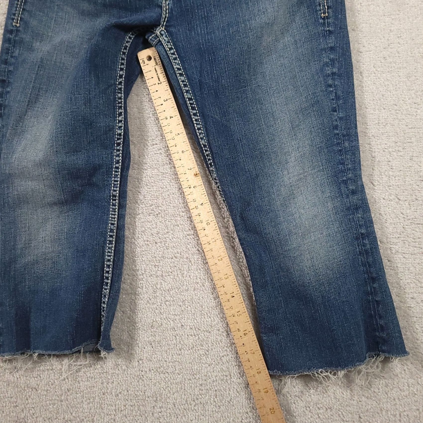 Silver Jeans Co. VINTAGE Silver Capri Womens 32 Blue Aiko Cut Off Jean Denim Distressed 18" Inseam Size 24" / US 00 / IT 34 - 5 Thumbnail