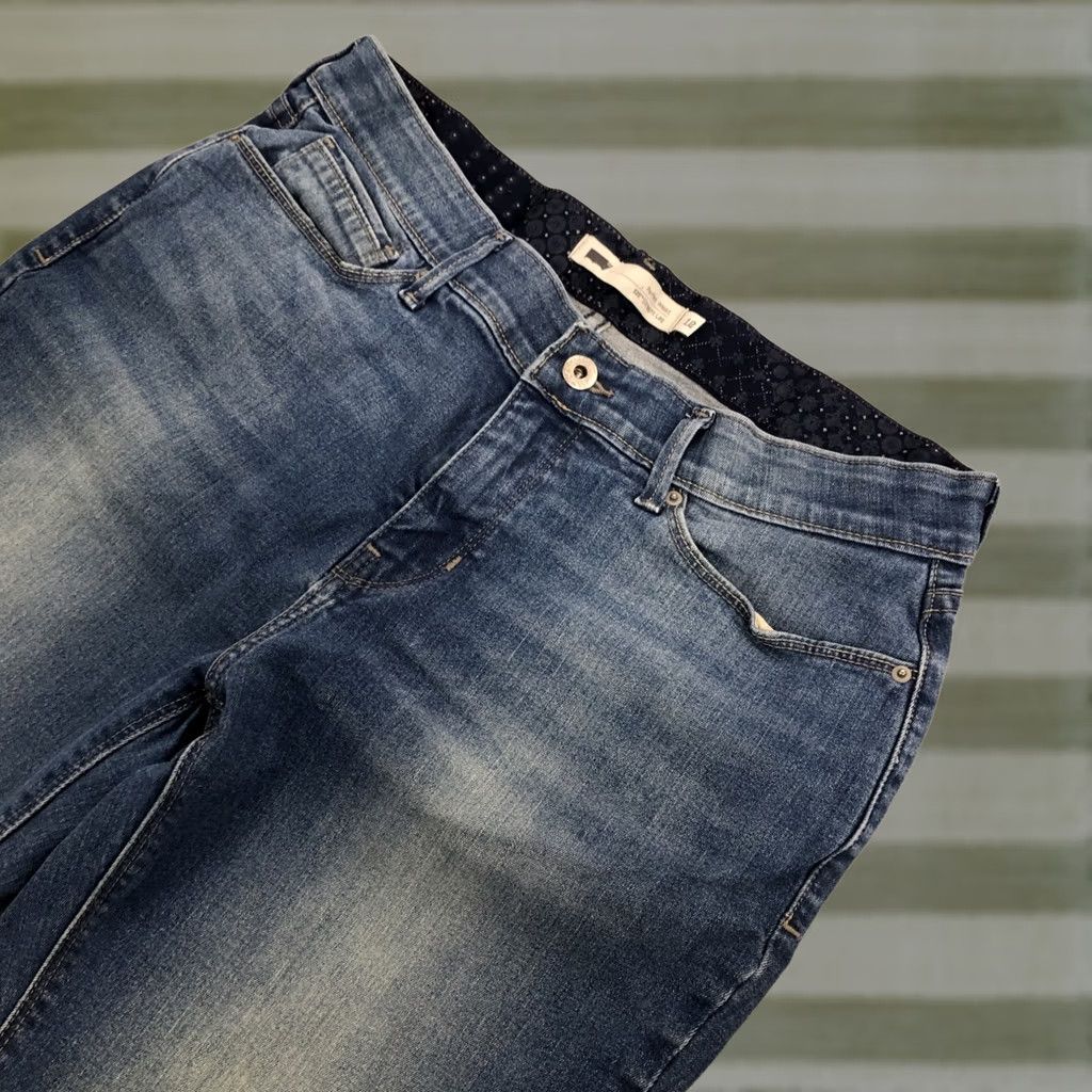Levi's Levi's 525 Jeans Women's Size 12 Elastic Waist Band Straight Leg Blue 32x28.5 Regular Stretch Denim Band Theme Mens Womens Girls Size 34" / US 12 / IT 48 - 1 Thumbnail