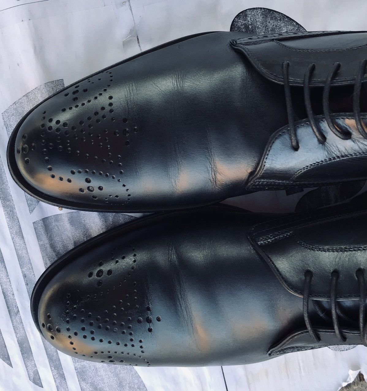 Louis Vuitton Louis Vuitton Black Brogue Leather Lace Up Oxfords LV Logo Size US 9 / EU 42 - 10 Thumbnail