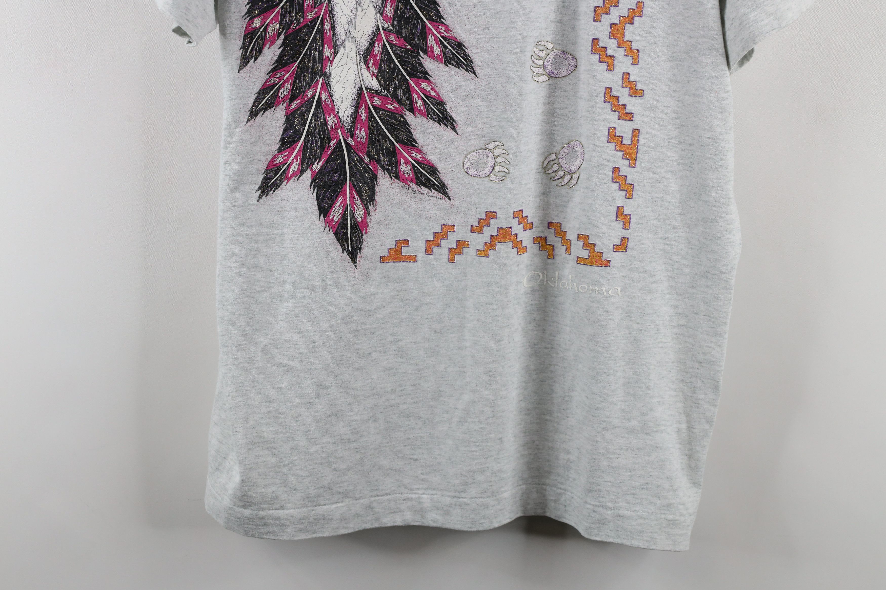 Vintage Vintage 90s Streetwear Out Oklahoma Feather Bead T-Shirt USA Size L / US 10 / IT 46 - 3 Thumbnail