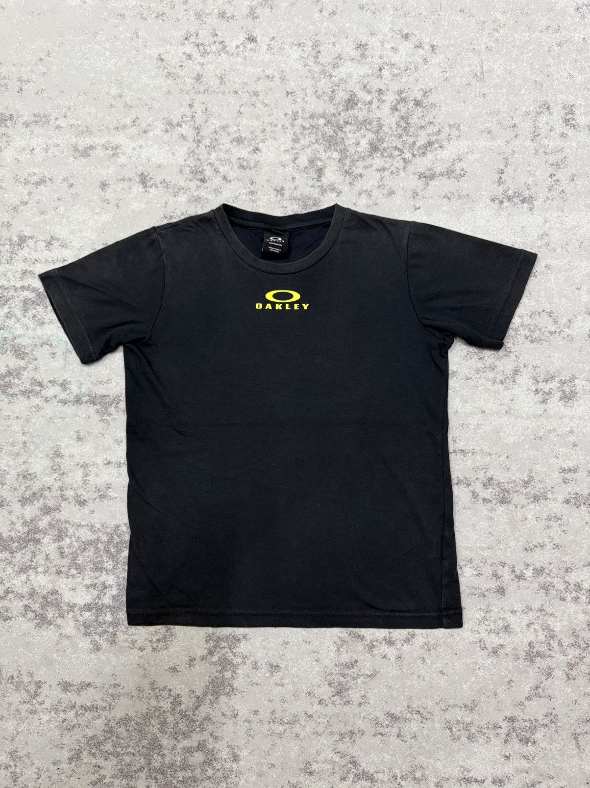 Oakley Oakley Center Logo Tshirt Youth Size XS / US 0-2 / IT 36-38 - 1 Thumbnail