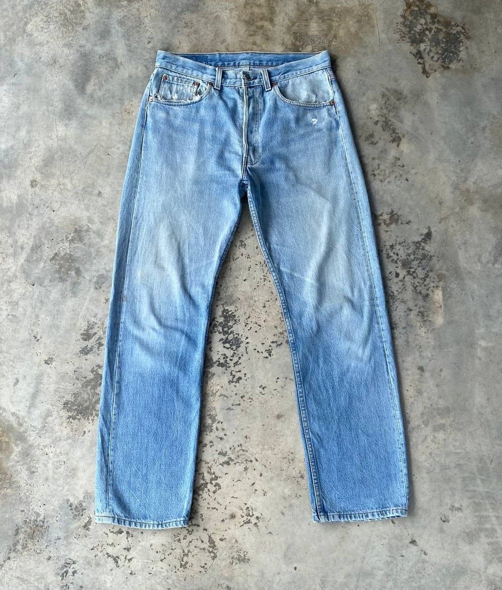 Levi's × Vintage VINTAGE 1995 LEVIS 501 DISTRESSED DENIM LIGHT ...