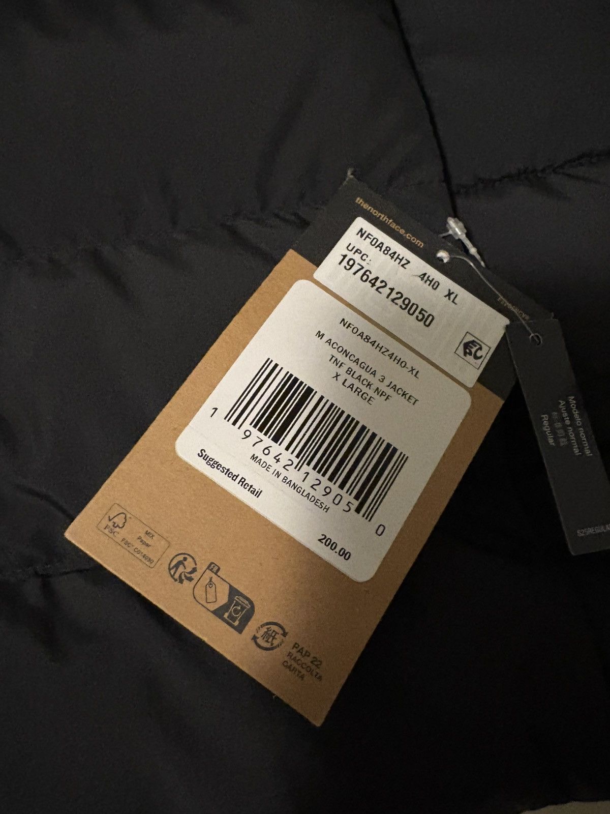 The North Face Selling The North Face Men's Aconcagua 3 Jacket in black Size US XL / EU 56 / 4 - 2 Thumbnail