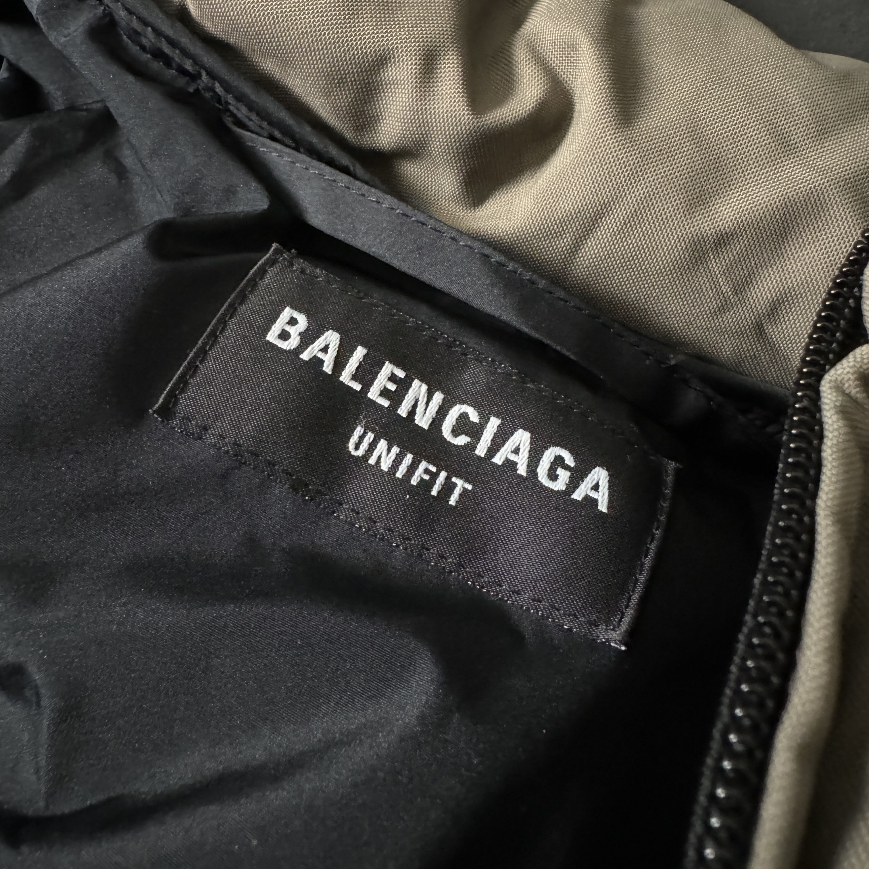 Balenciaga Balenciaga Sporty B Logo Puffer Jacket - XS Fits Medium Size US XS / EU 42 / 0 - 9 Thumbnail