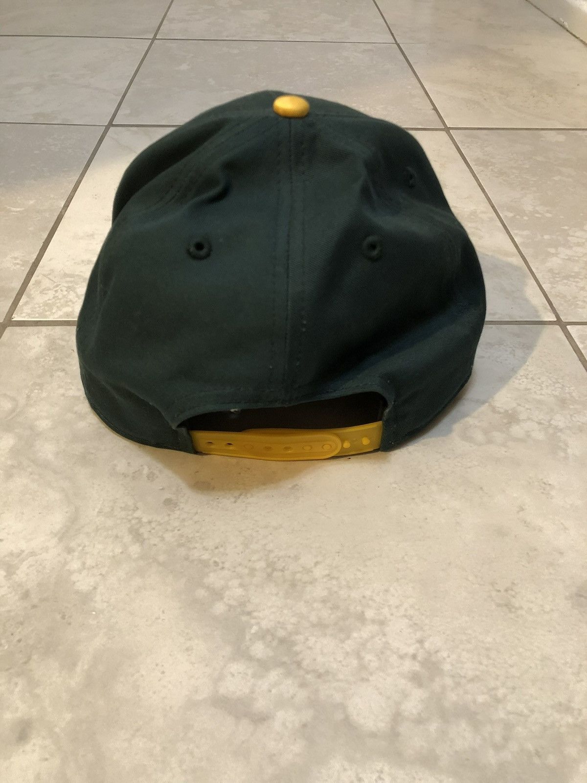 Other Rare sample Moneyball cast and crew Brad Pitt movie hat Size ONE SIZE - 4 Thumbnail