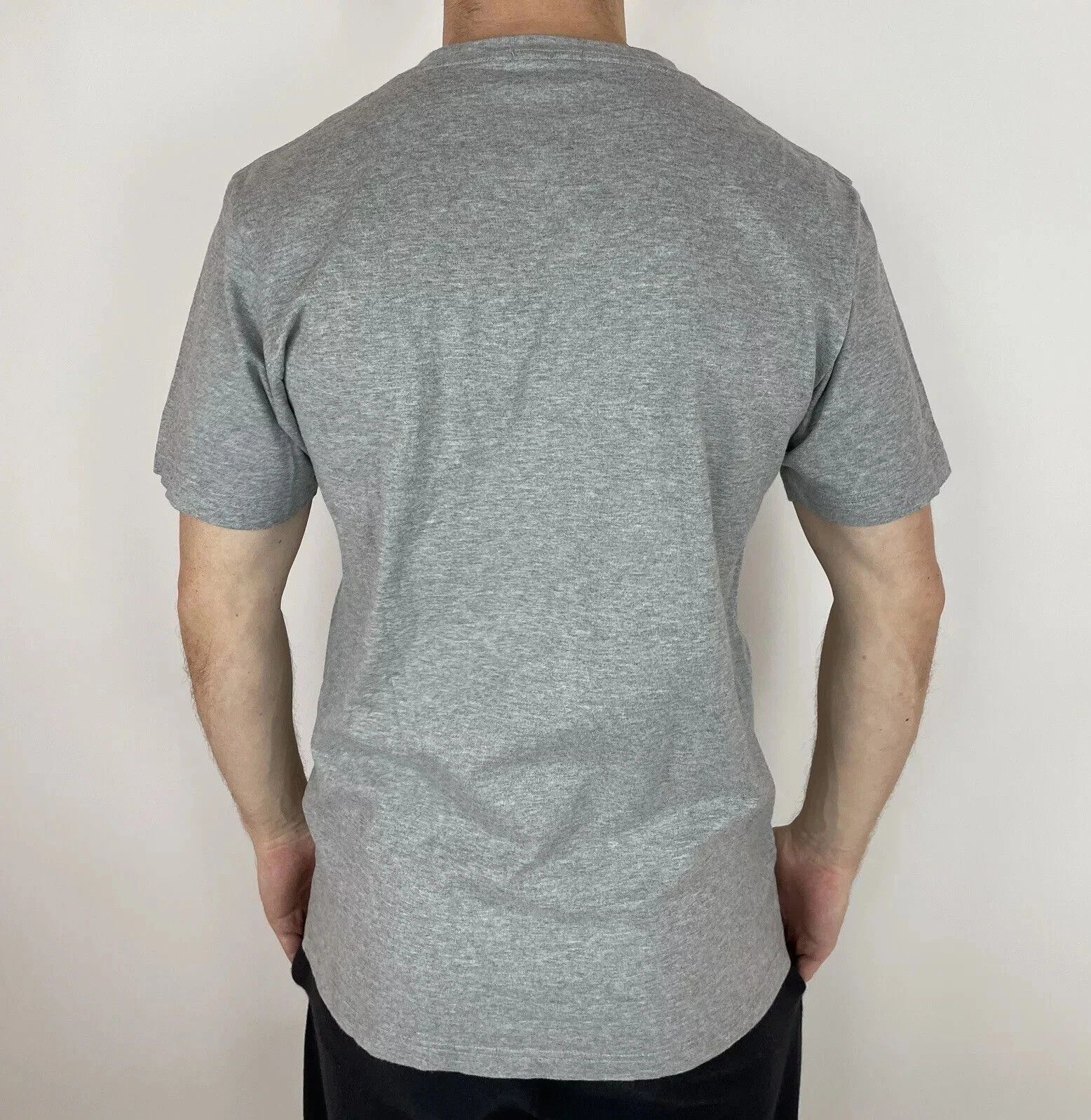 Uniqlo Uniqlo x One Piece Monkey D. Luffy Shirt Tee Gray Size US L / EU 52-54 / 3 - 5 Thumbnail