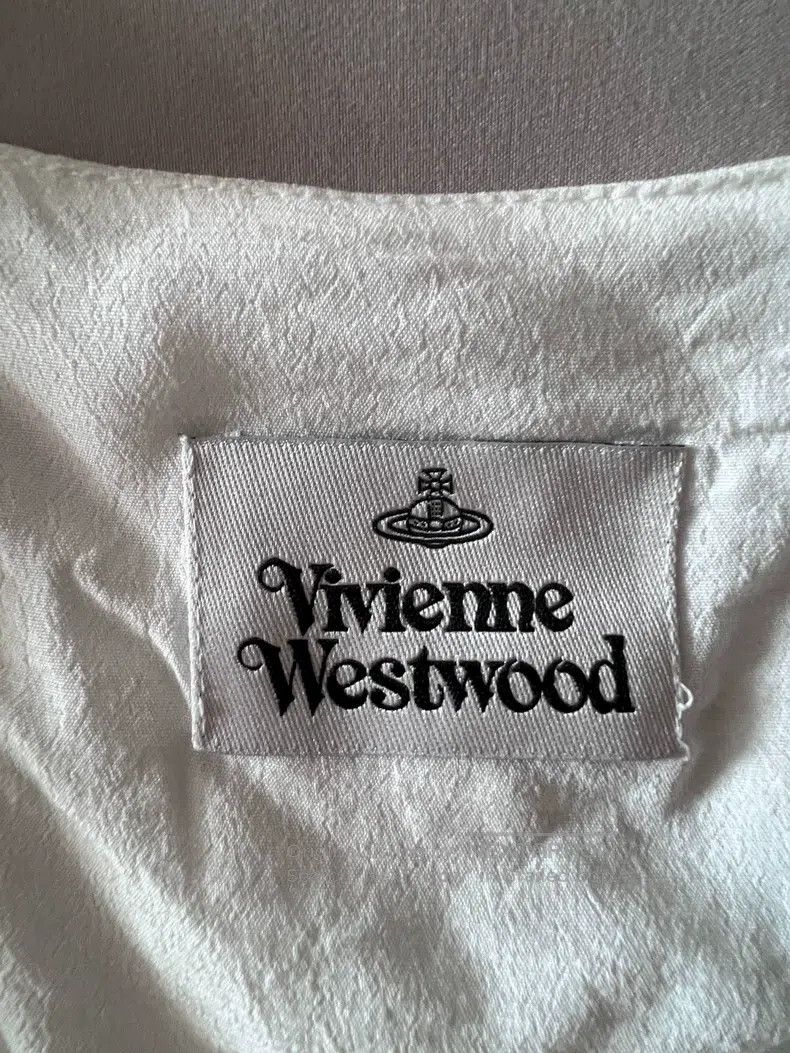 Vivienne Westwood Vivienne Westwood Dip Hem White Long Sleeve Size S / US 4 / IT 40 - 6 Thumbnail