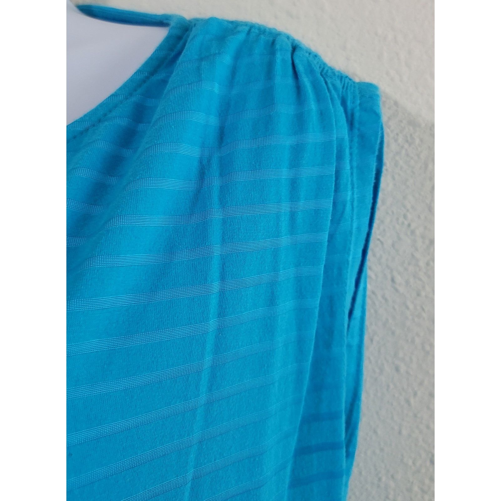 Chicos Chico's Blue Sleeveless Round Neck Top 1 M 8 10 Banded Waist Size M / US 6-8 / IT 42-44 - 2 Thumbnail